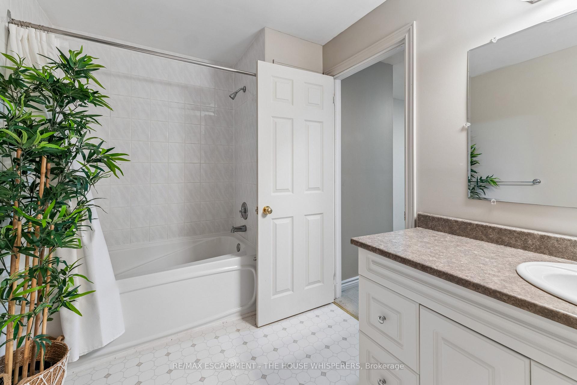 Photo 25 of 1250 Arkell Road, Milton, Rural Milton West — HOMEH