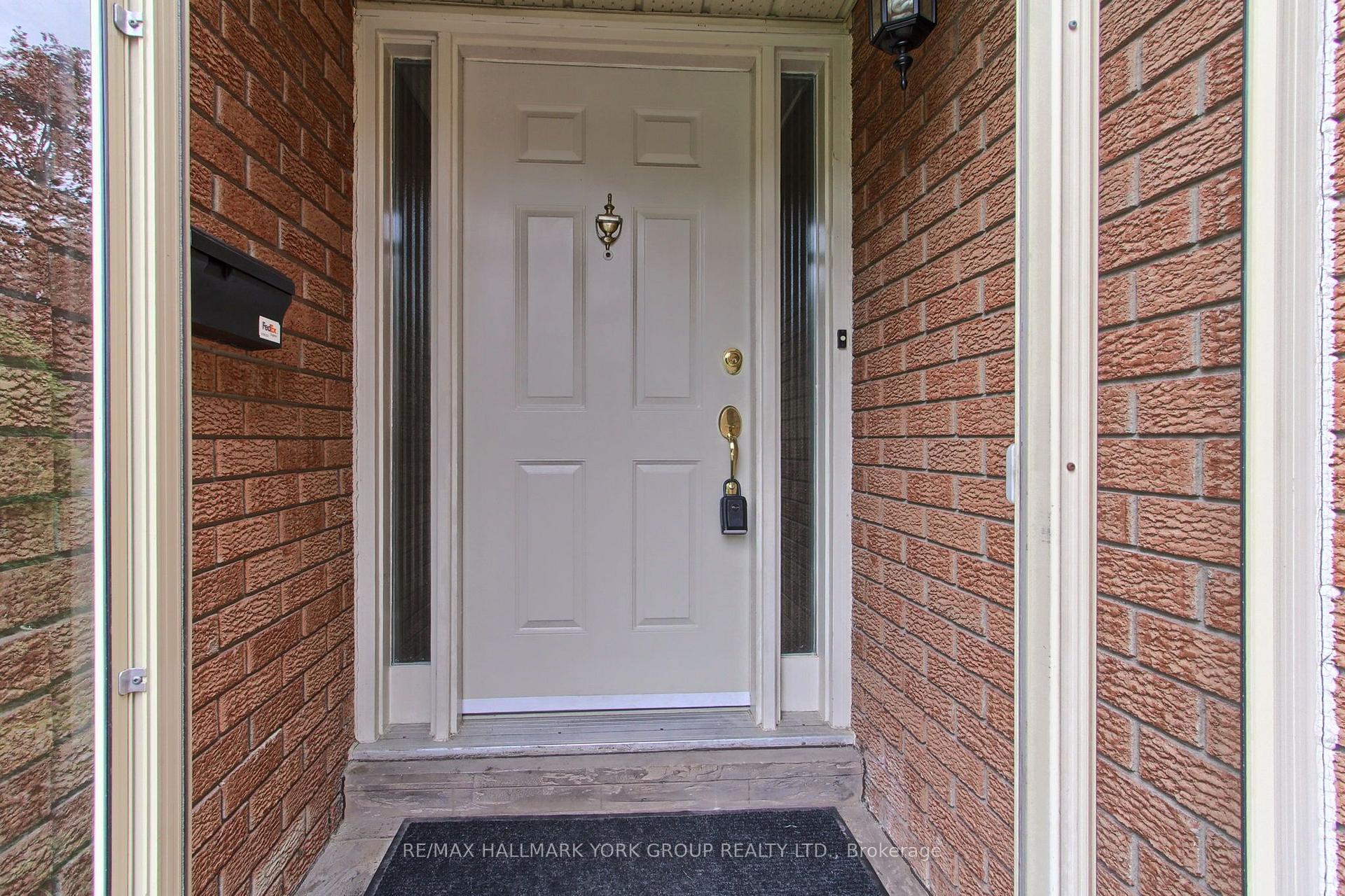 Photo 7 of 64 Golf Links Drive, Aurora, Aurora Highlands — HOMEH