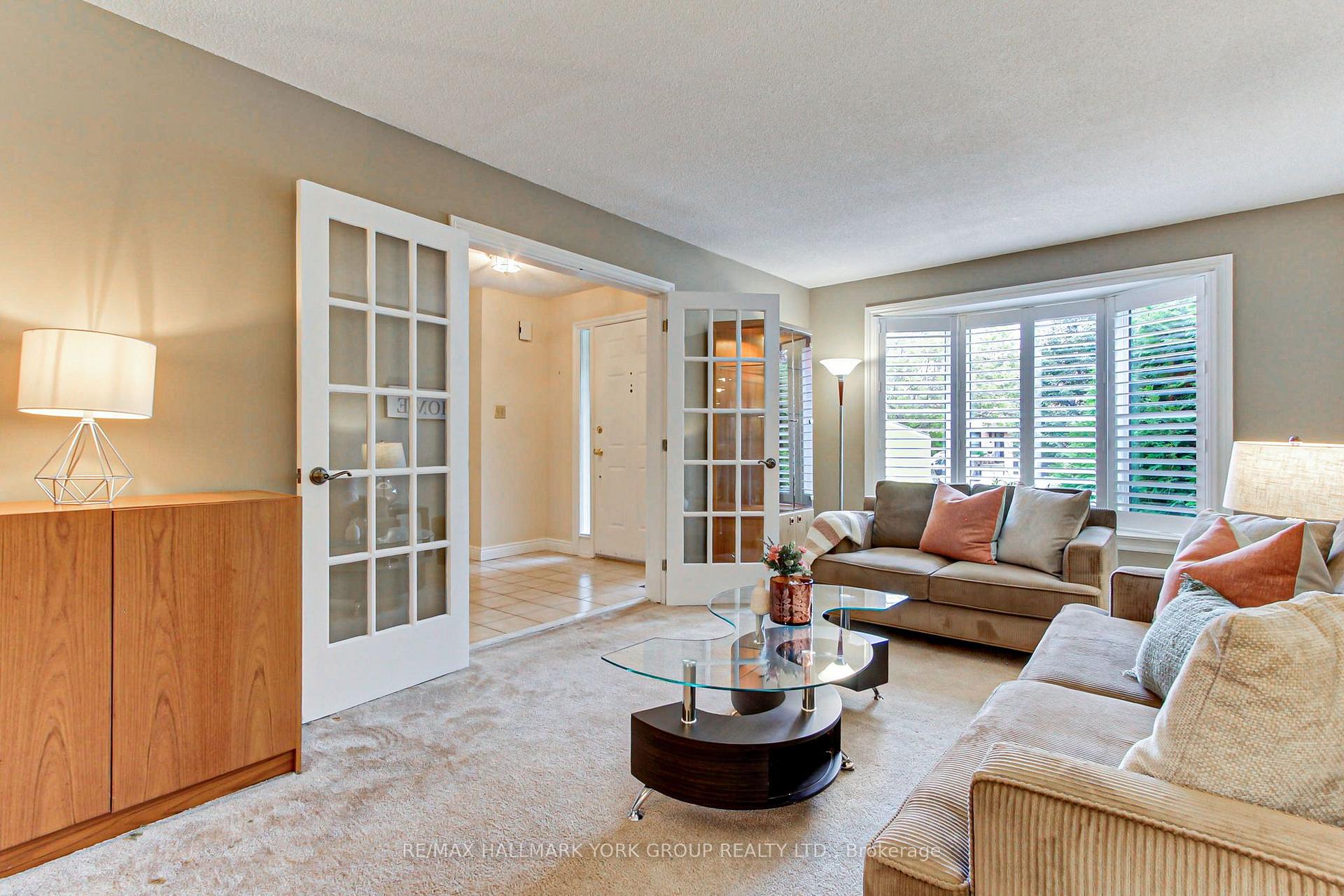 Photo 11 of 64 Golf Links Drive, Aurora, Aurora Highlands — HOMEH