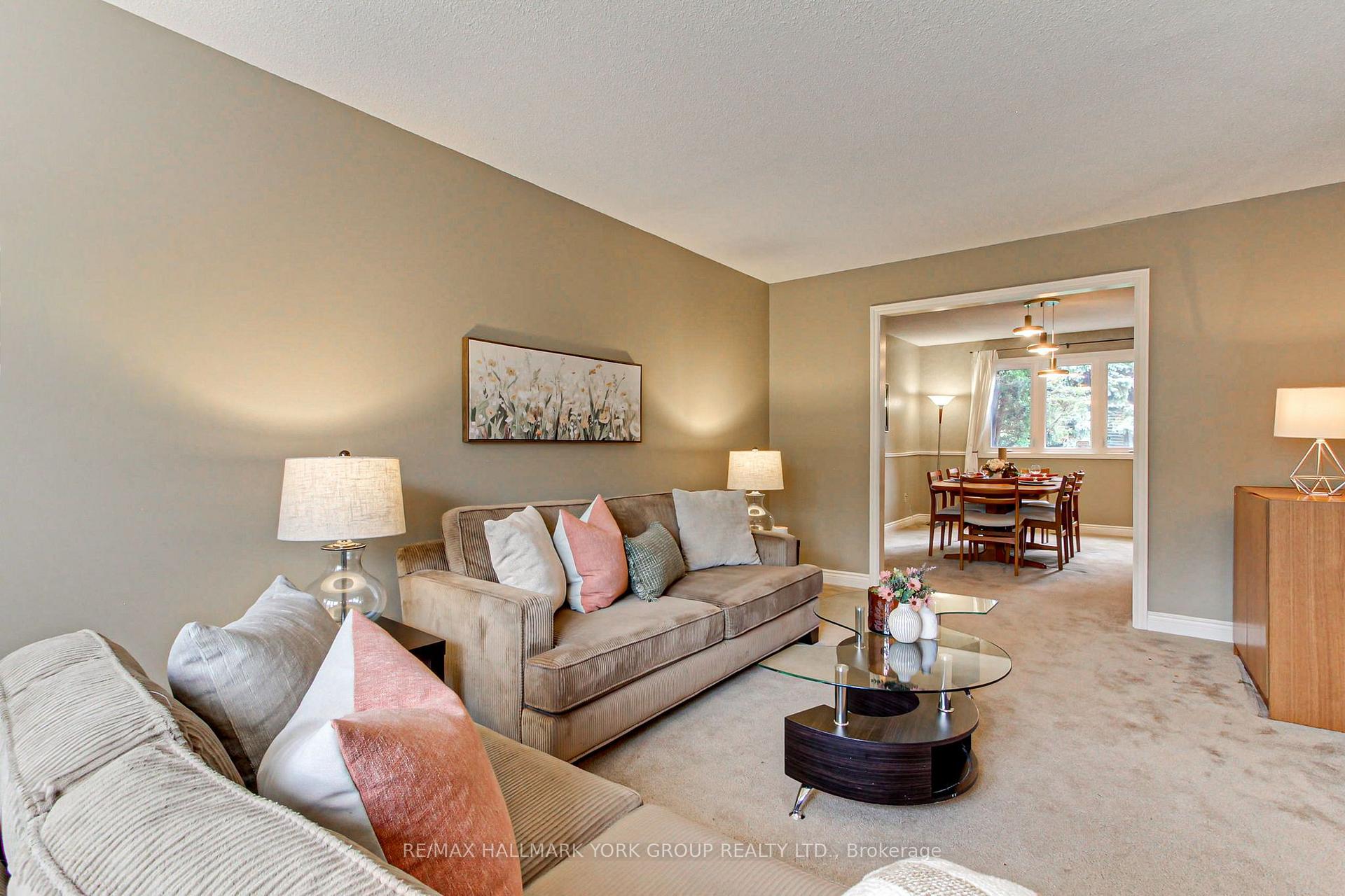 Photo 13 of 64 Golf Links Drive, Aurora, Aurora Highlands — HOMEH