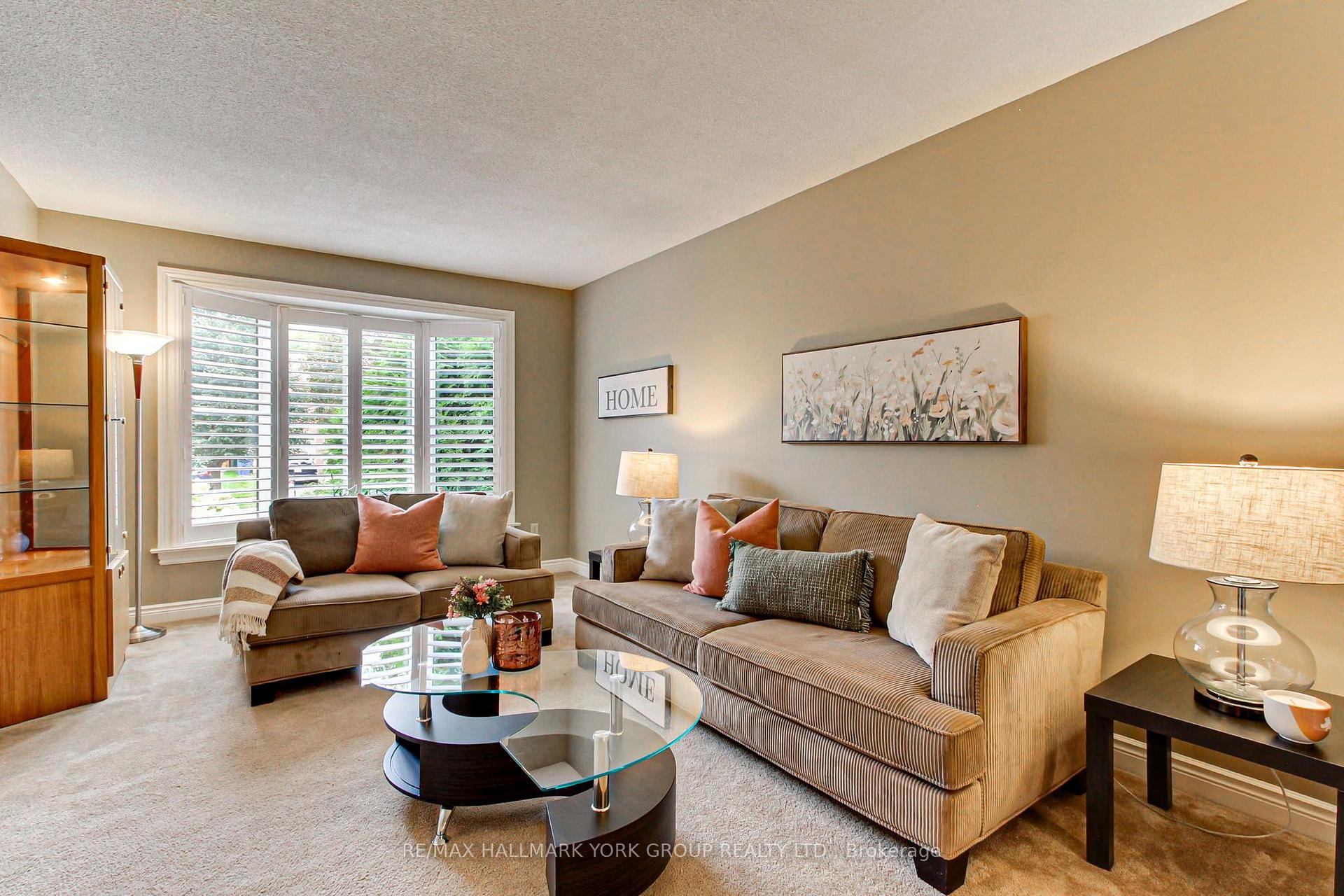 Photo 14 of 64 Golf Links Drive, Aurora, Aurora Highlands — HOMEH