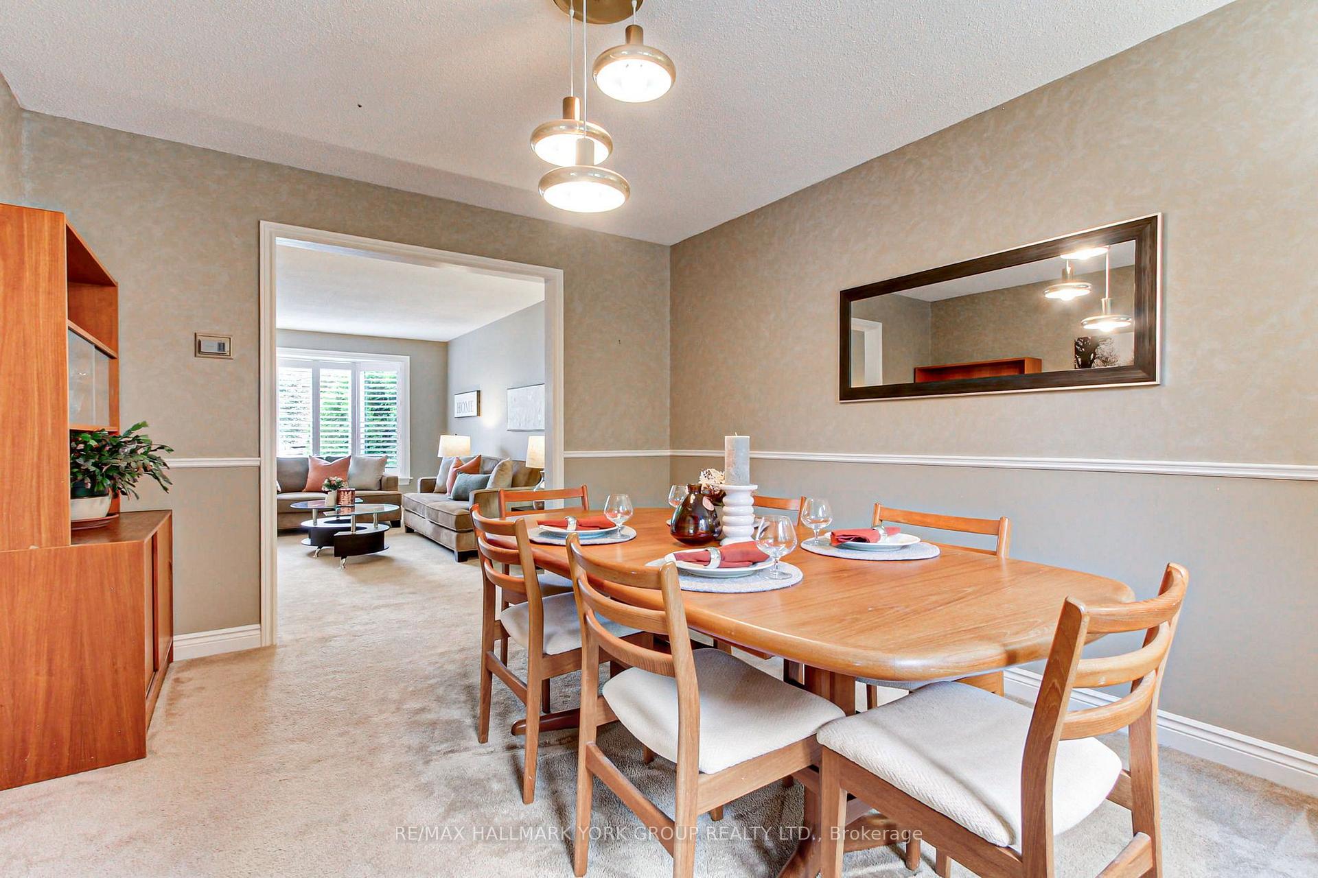 Photo 18 of 64 Golf Links Drive, Aurora, Aurora Highlands — HOMEH