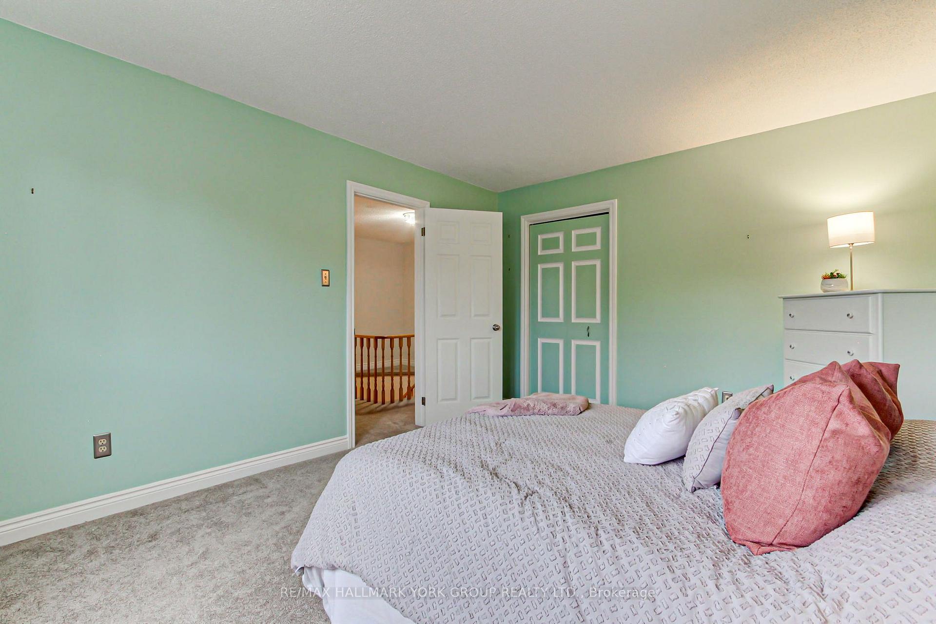 Photo 41 of 64 Golf Links Drive, Aurora, Aurora Highlands — HOMEH