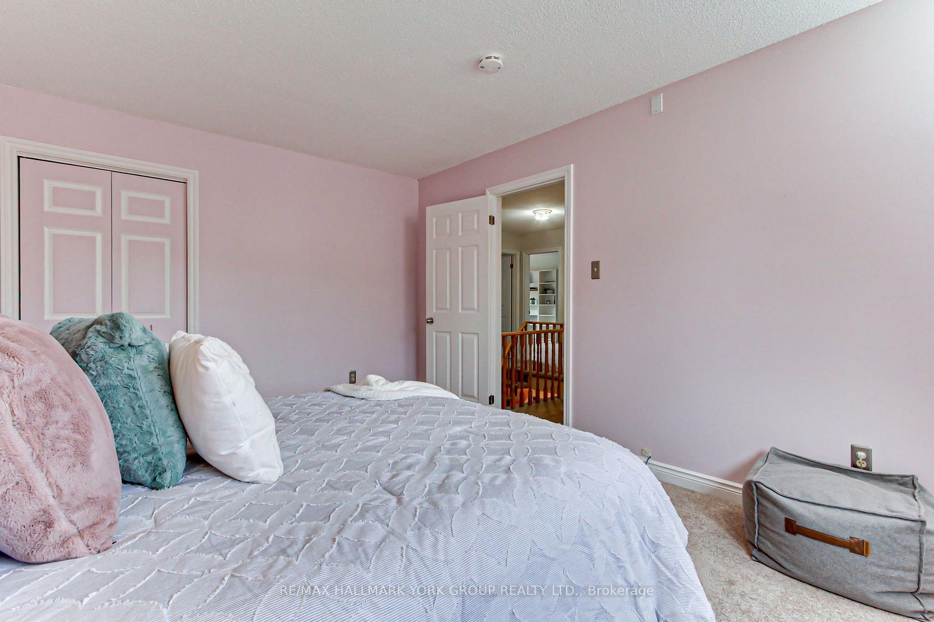 Photo 43 of 64 Golf Links Drive, Aurora, Aurora Highlands — HOMEH