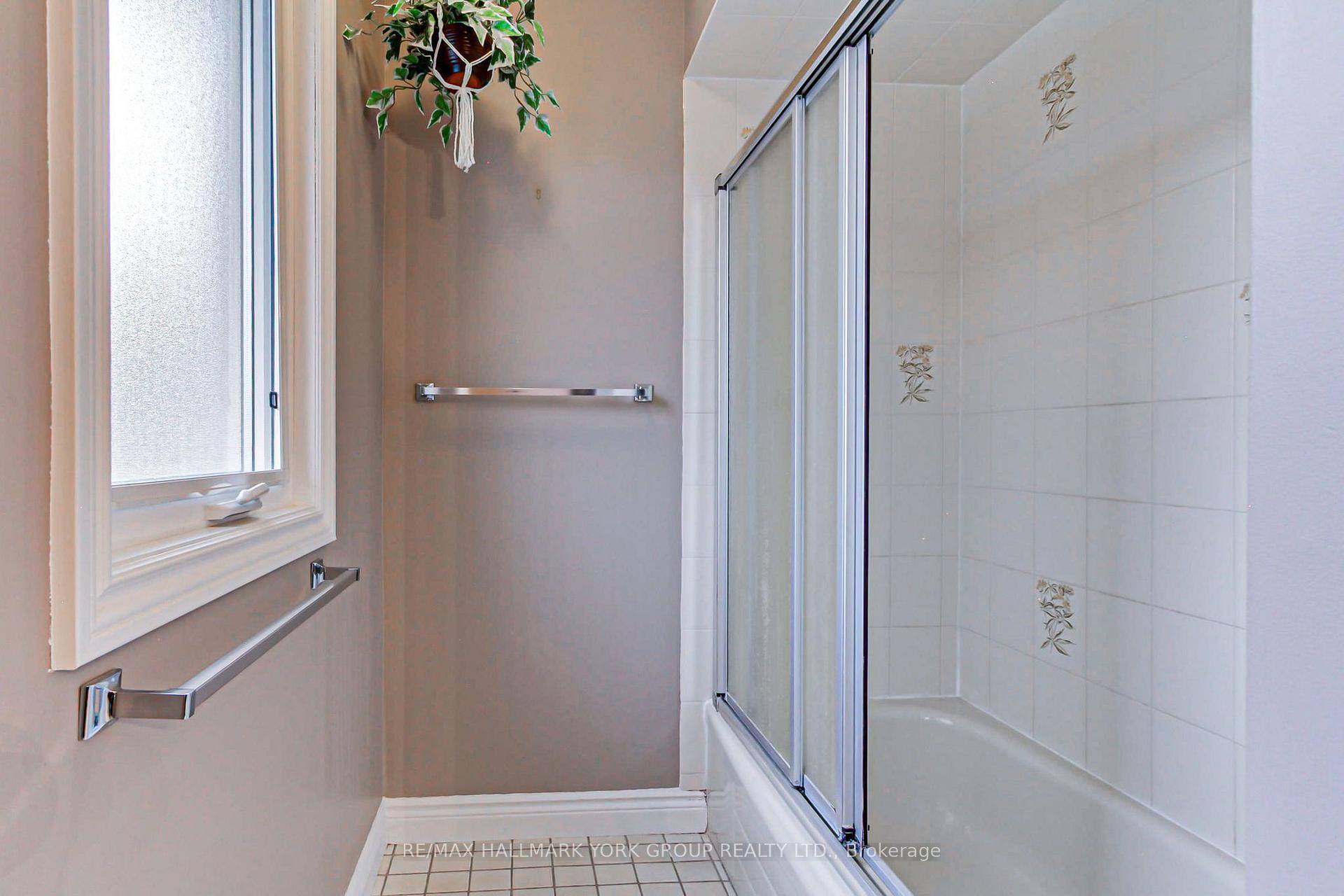 Photo 45 of 64 Golf Links Drive, Aurora, Aurora Highlands — HOMEH