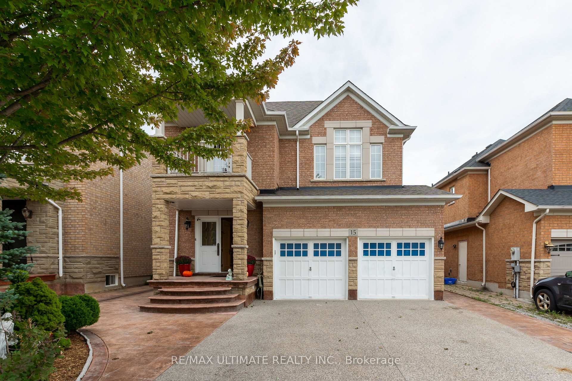 Photo 2 of 15 Ozoner Crescent, Vaughan, Vellore Village — HOMEH