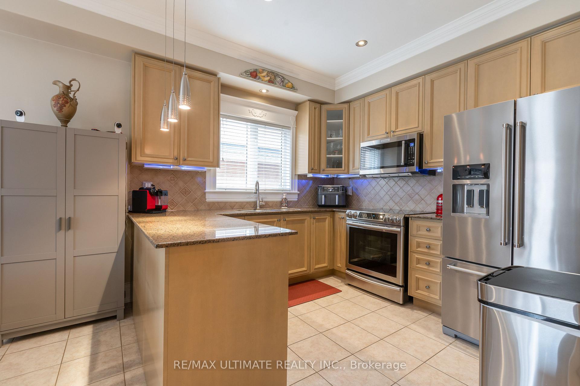 Photo 13 of 15 Ozoner Crescent, Vaughan, Vellore Village — HOMEH