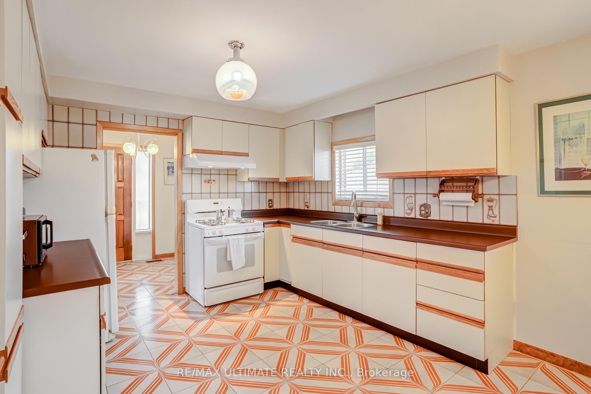 Photo 9 of 50 Chillery Avenue, Scarborough, Eglinton East — HOMEH
