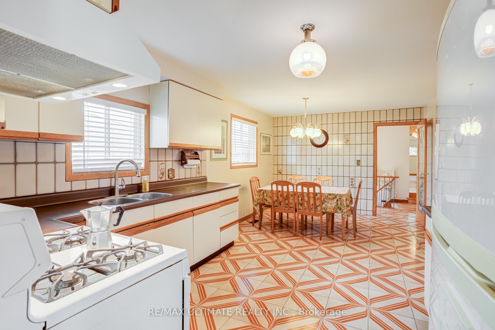 Photo 11 of 50 Chillery Avenue, Scarborough, Eglinton East — HOMEH