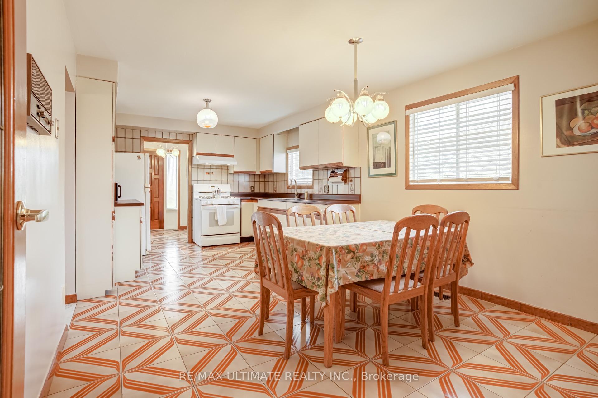 Photo 12 of 50 Chillery Avenue, Scarborough, Eglinton East — HOMEH