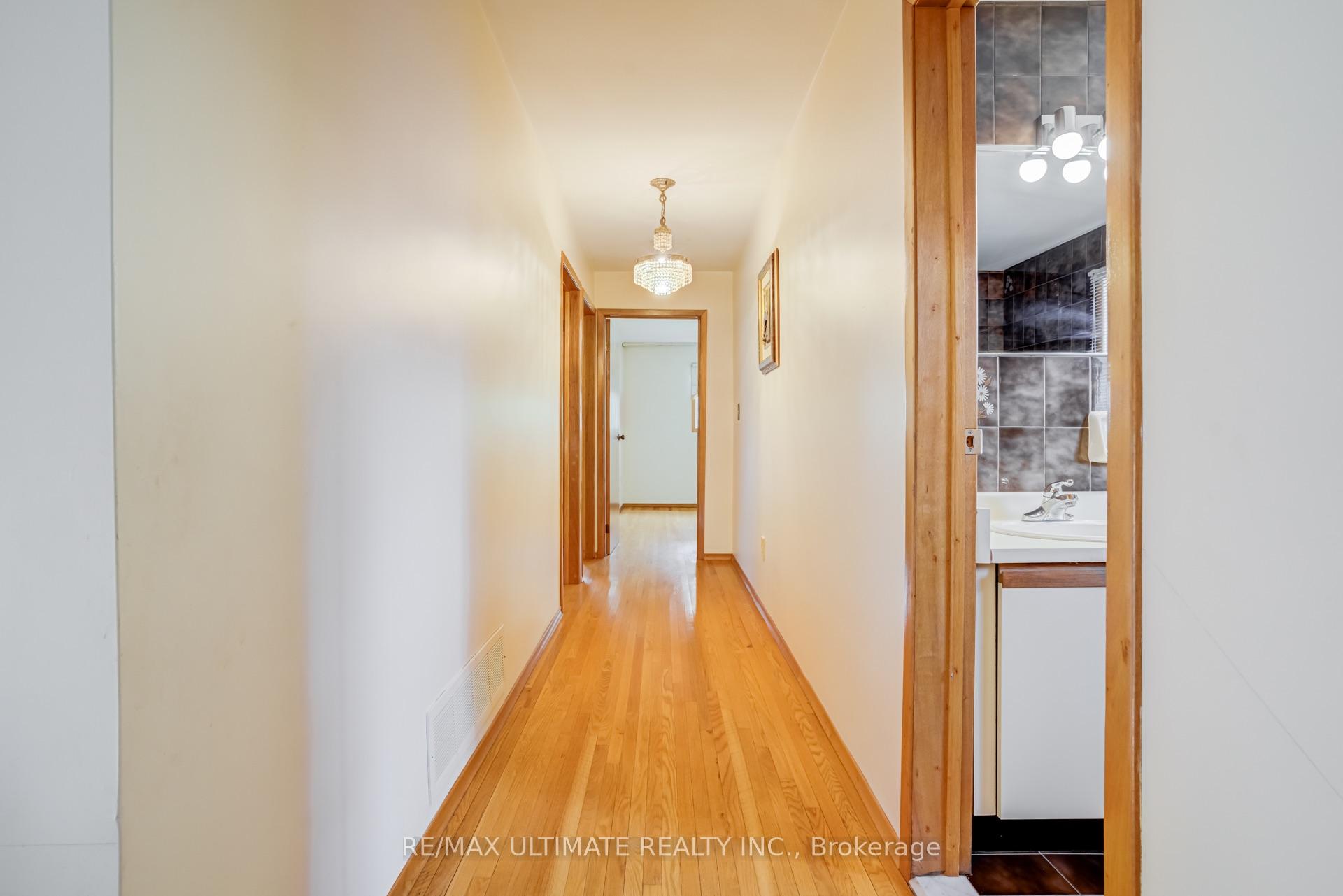 Photo 15 of 50 Chillery Avenue, Scarborough, Eglinton East — HOMEH