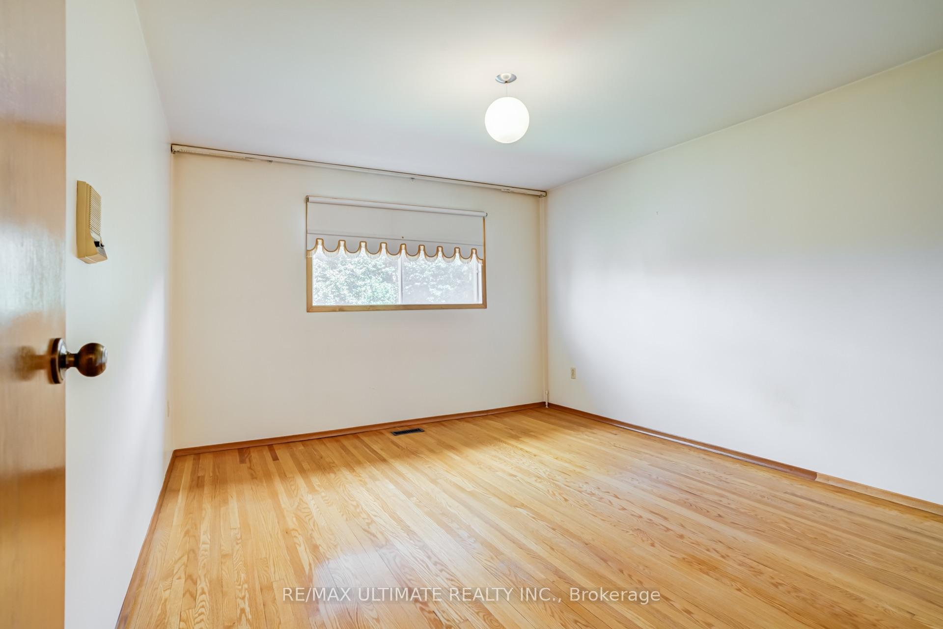 Photo 16 of 50 Chillery Avenue, Scarborough, Eglinton East — HOMEH