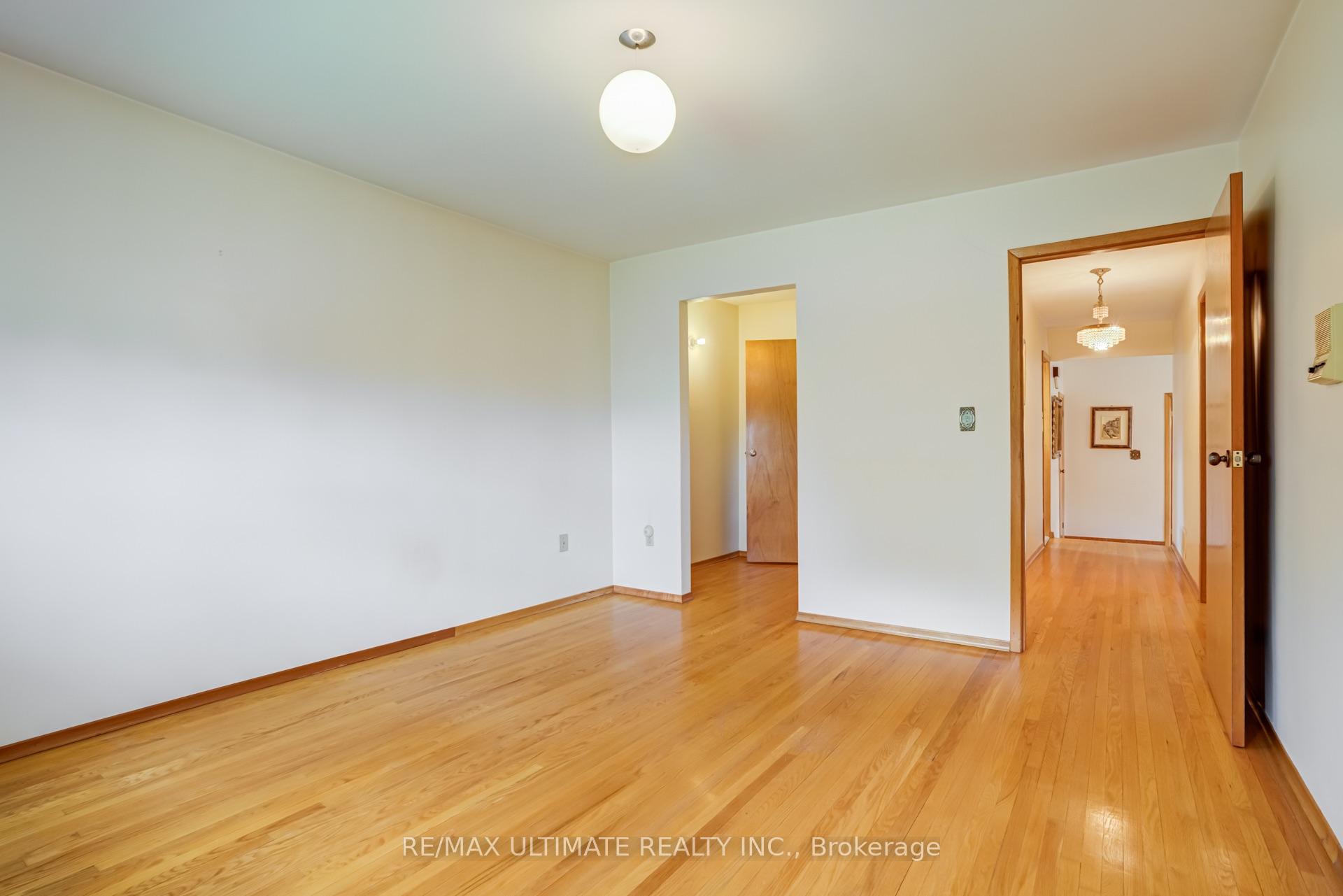 Photo 17 of 50 Chillery Avenue, Scarborough, Eglinton East — HOMEH