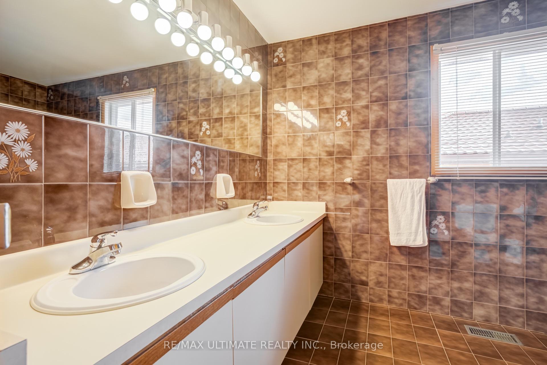 Photo 23 of 50 Chillery Avenue, Scarborough, Eglinton East — HOMEH