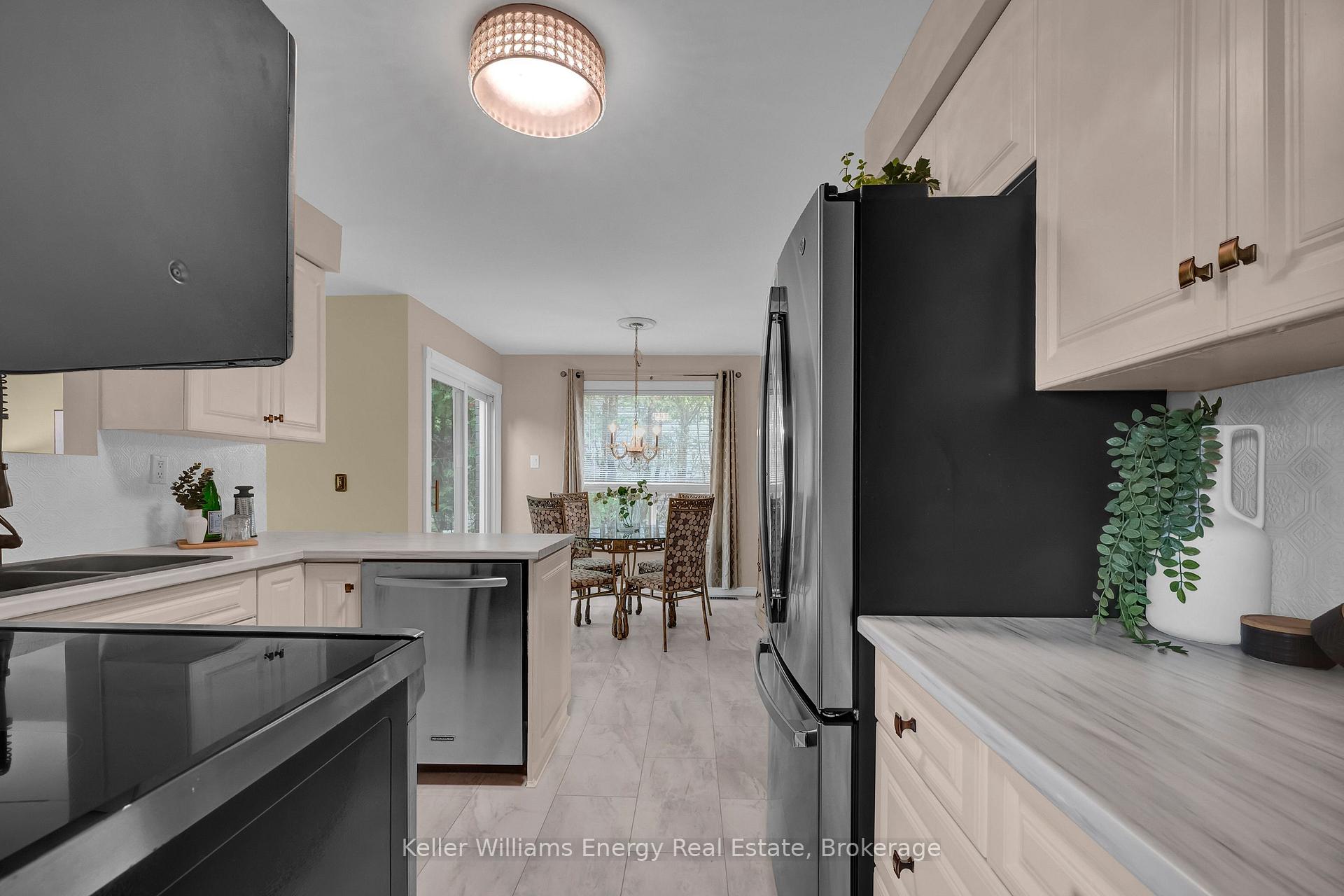Photo 17 of 276 Andrew Street, Clarington, Newcastle — HOMEH