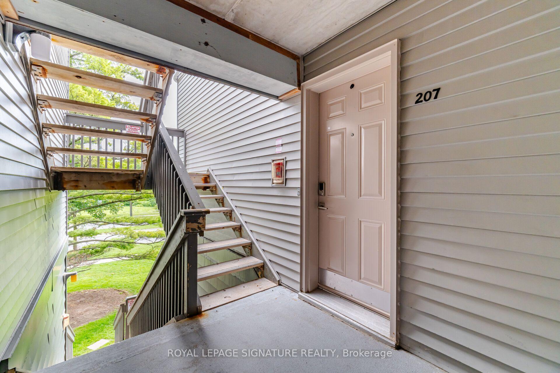 Photo 4 of Unit 207, 2020 Cleaver Avenue, Burlington, Headon — HOMEH