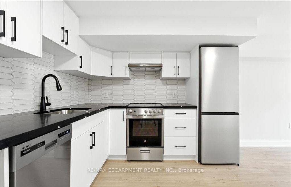 Photo of Unit C, 929 Upper Ottawa Street