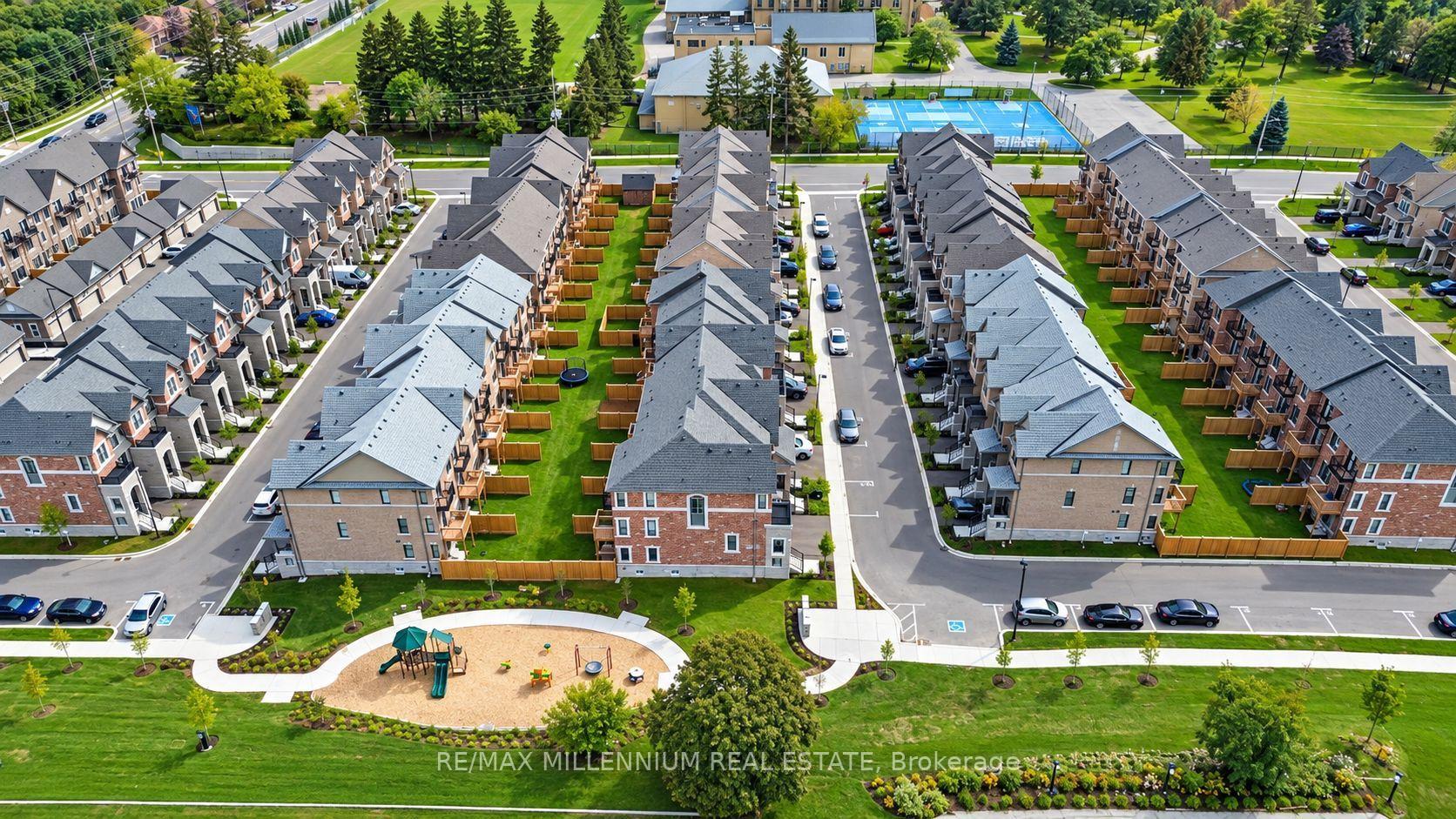 Photo 5 of 24 Calloway Way, Whitby, Downtown Whitby — HOMEH