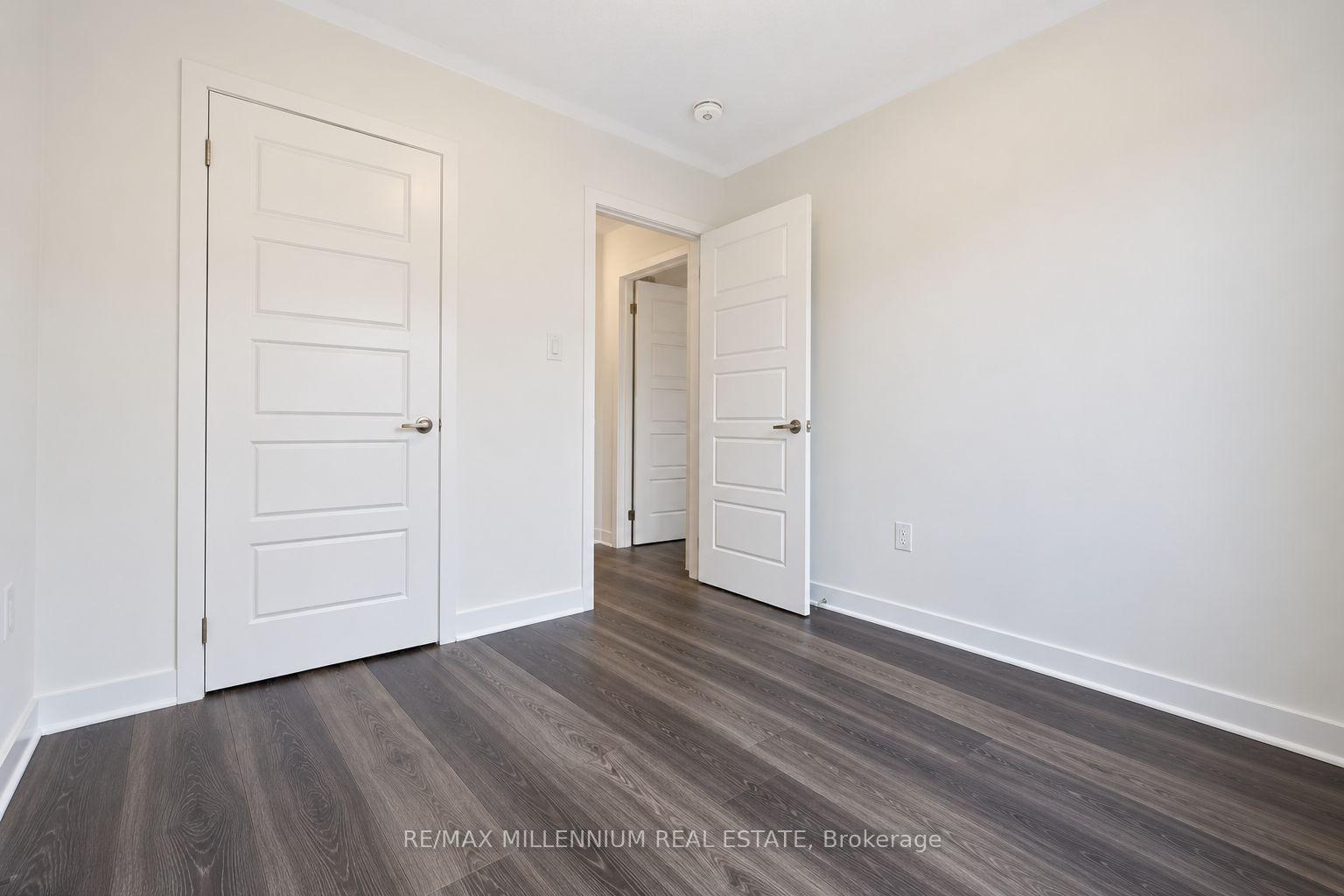 Photo 9 of 24 Calloway Way, Whitby, Downtown Whitby — HOMEH