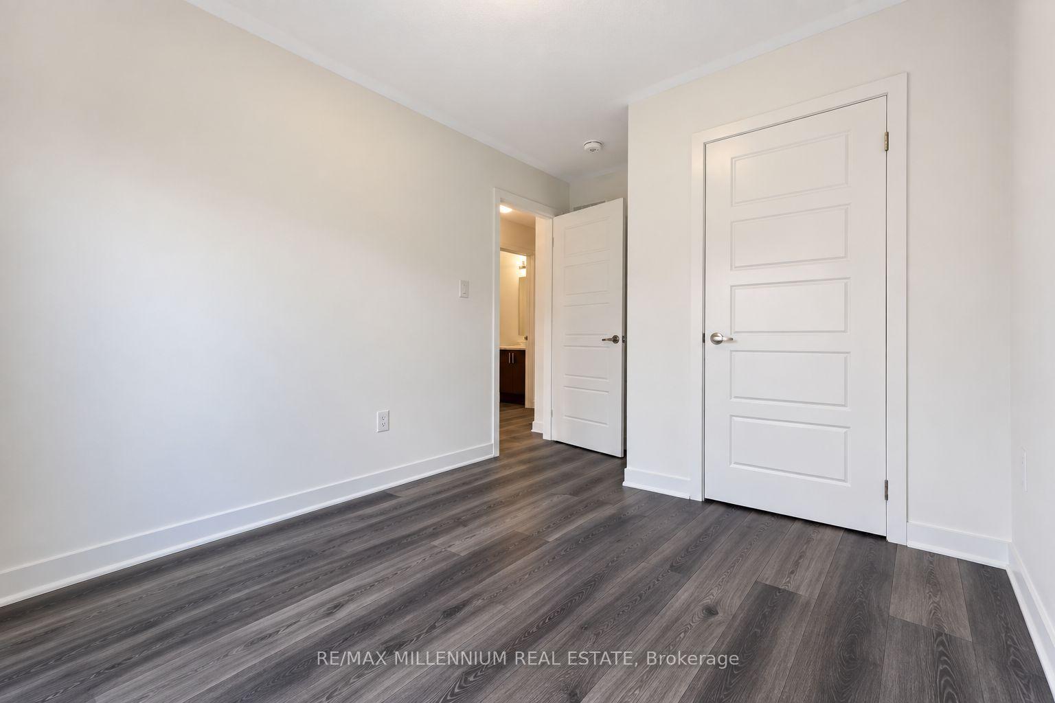 Photo 11 of 24 Calloway Way, Whitby, Downtown Whitby — HOMEH