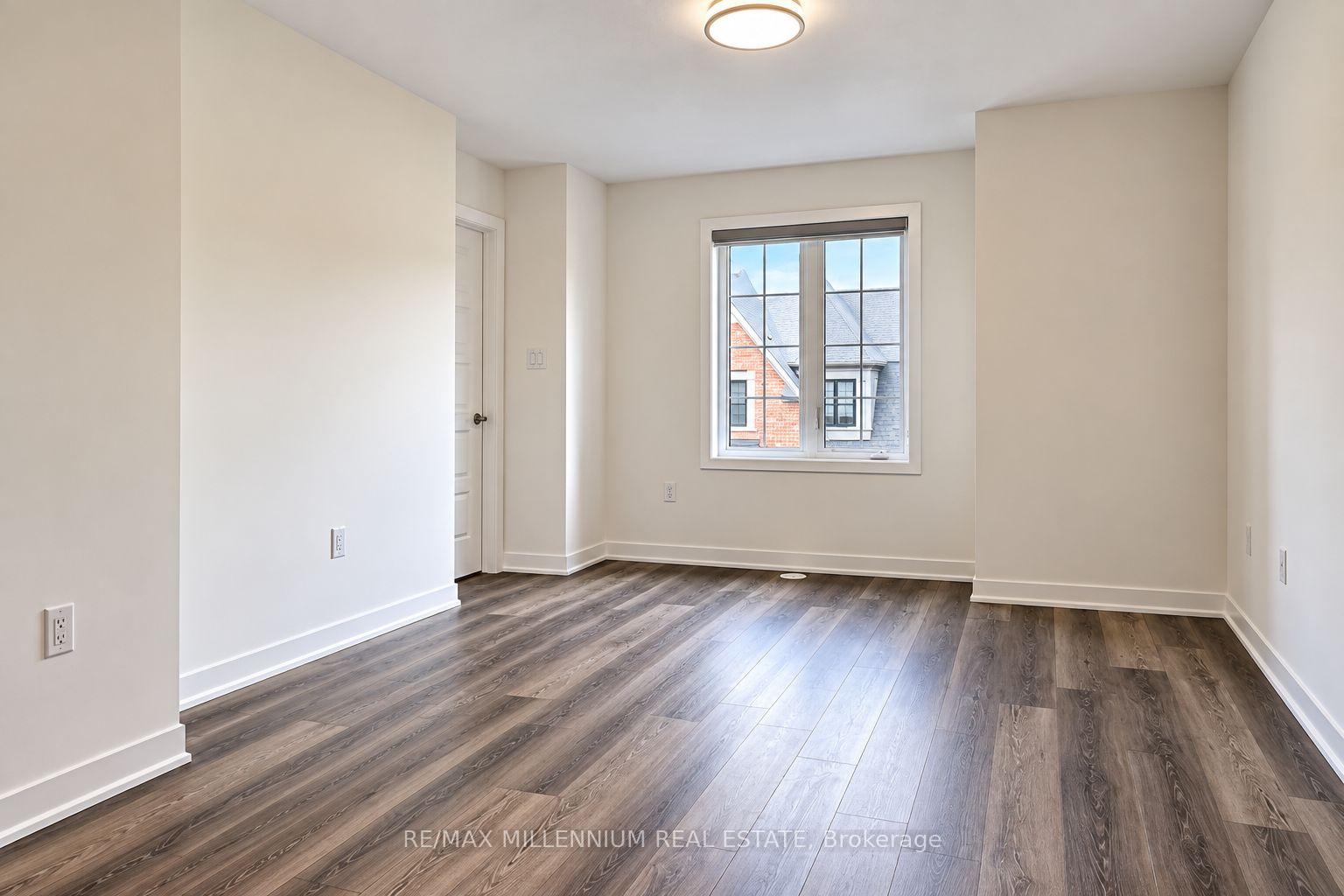 Photo 17 of 24 Calloway Way, Whitby, Downtown Whitby — HOMEH