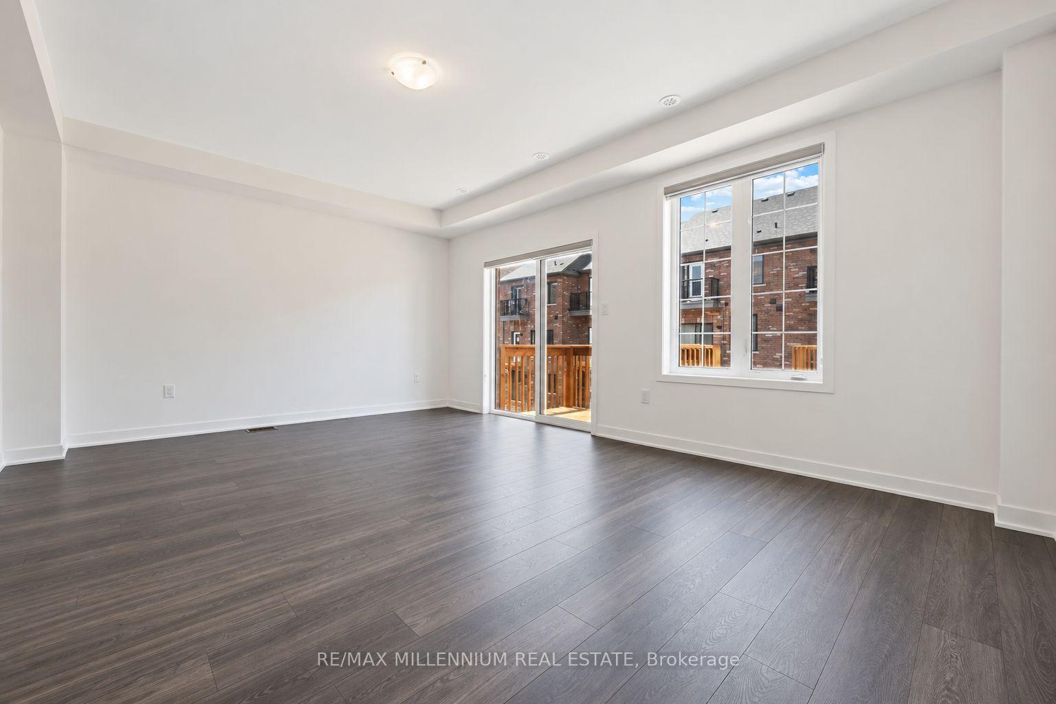 Photo 19 of 24 Calloway Way, Whitby, Downtown Whitby — HOMEH