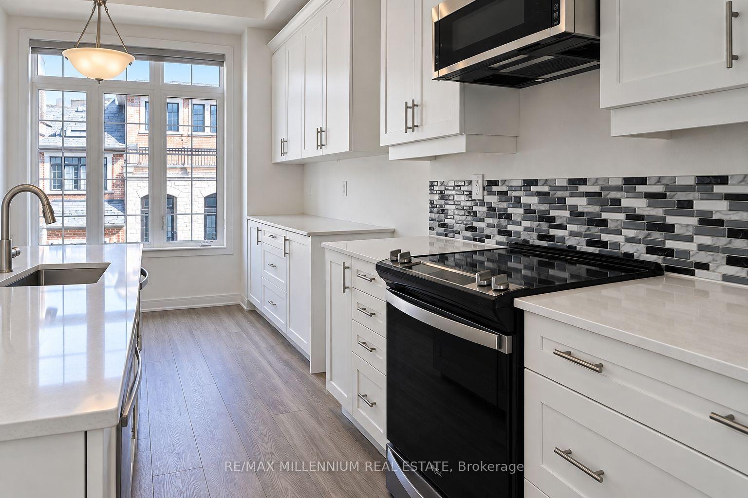 Photo 22 of 24 Calloway Way, Whitby, Downtown Whitby — HOMEH