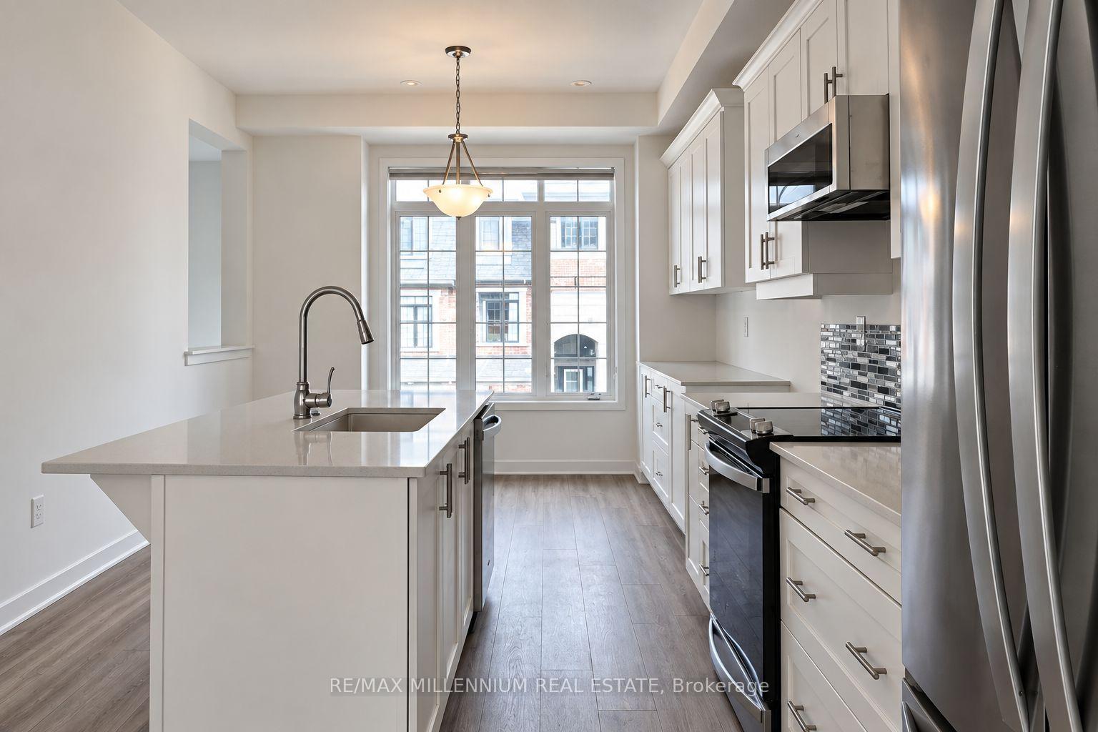 Photo 23 of 24 Calloway Way, Whitby, Downtown Whitby — HOMEH