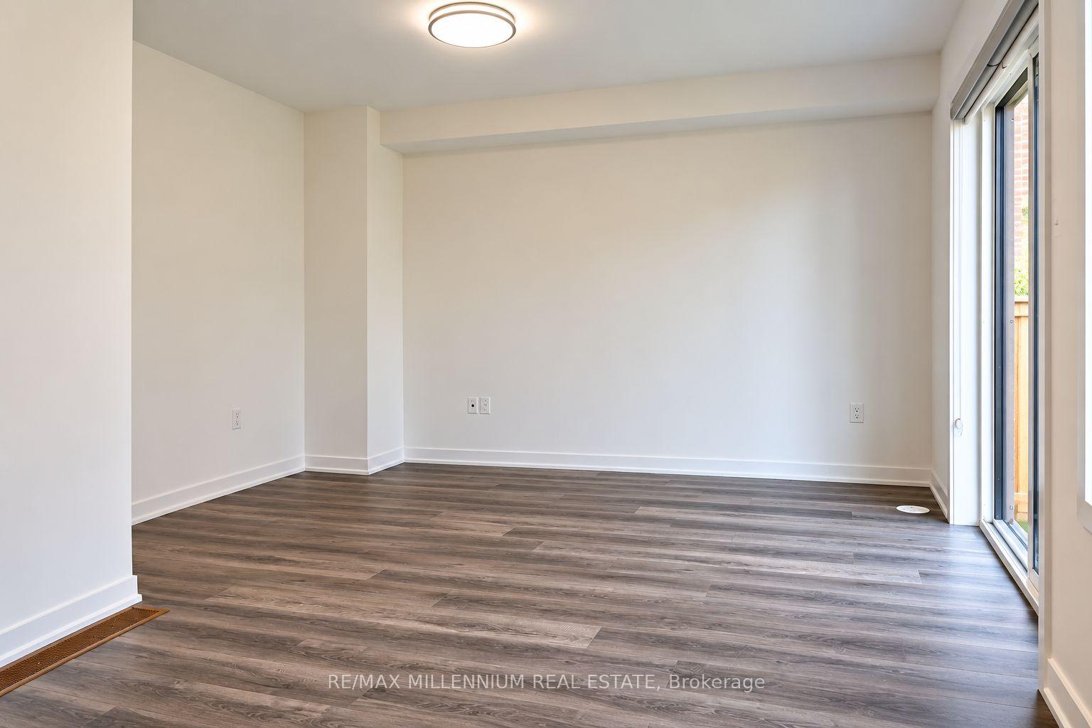 Photo 28 of 24 Calloway Way, Whitby, Downtown Whitby — HOMEH