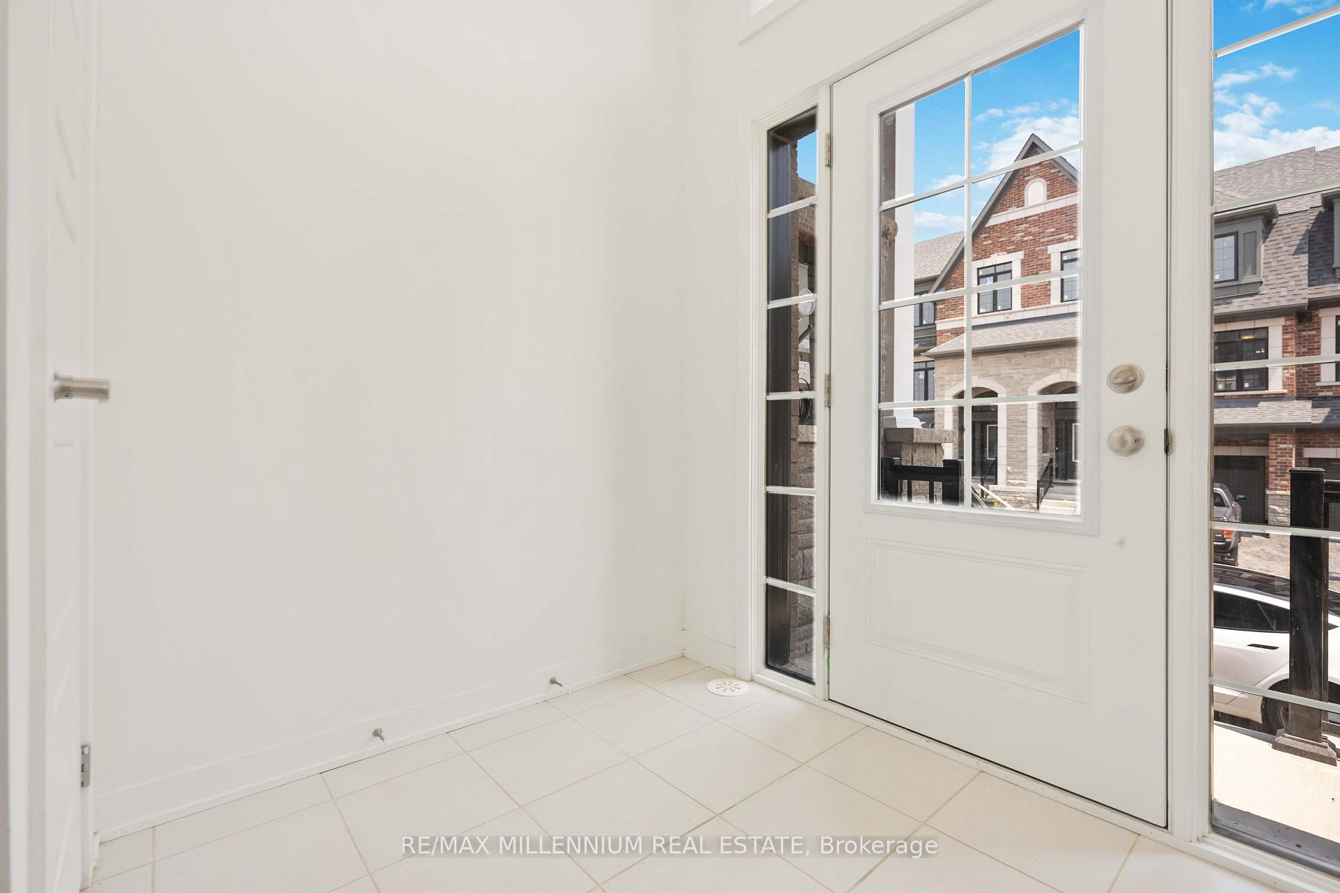 Photo 30 of 24 Calloway Way, Whitby, Downtown Whitby — HOMEH