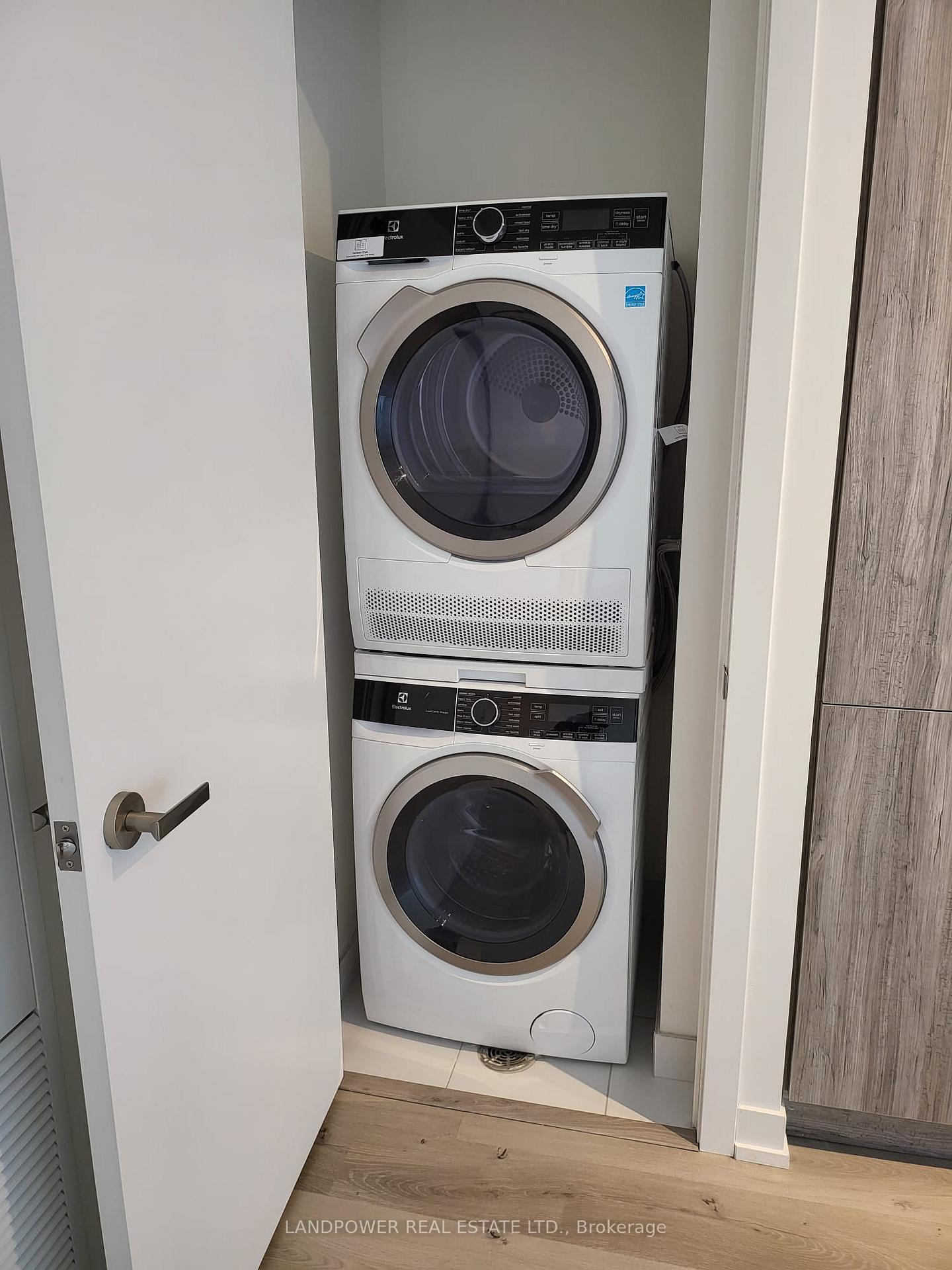 Photo 6 of Unit 3010, 138 downes Street, Toronto, Waterfront Communities — HOMEH