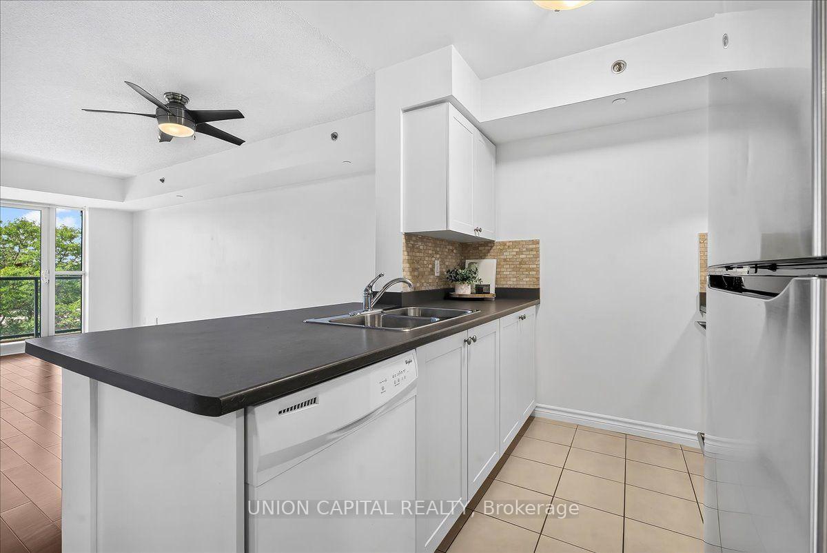Photo 10 of Unit 602, 35 Saranac Boulevard, Toronto, Englemount-Lawrence — HOMEH