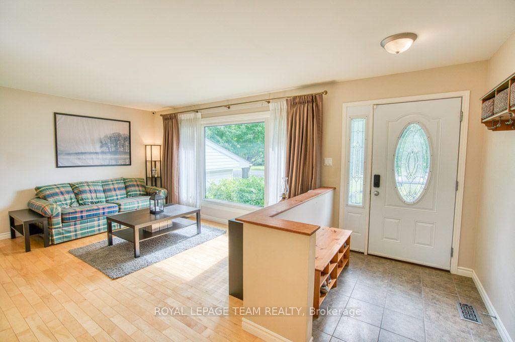 Photo 5 of 14 Maitland Street, Ottawa, Richmond — HOMEH