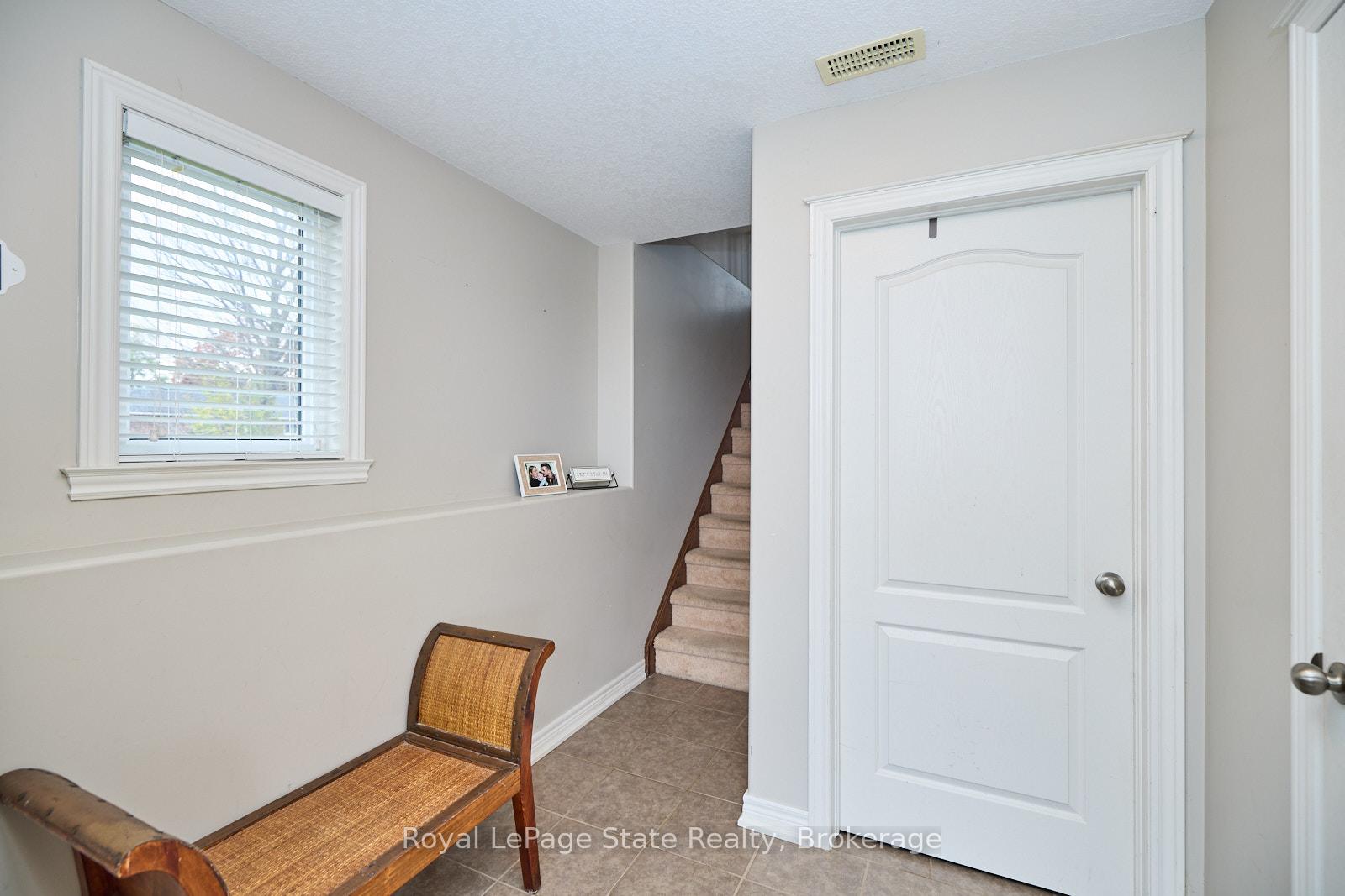 Photo 5 of 5052 Cassandra Drive, Lincoln, Beamsville — HOMEH