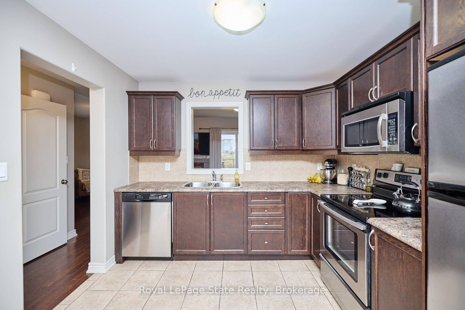 Photo 11 of 5052 Cassandra Drive, Lincoln, Beamsville — HOMEH