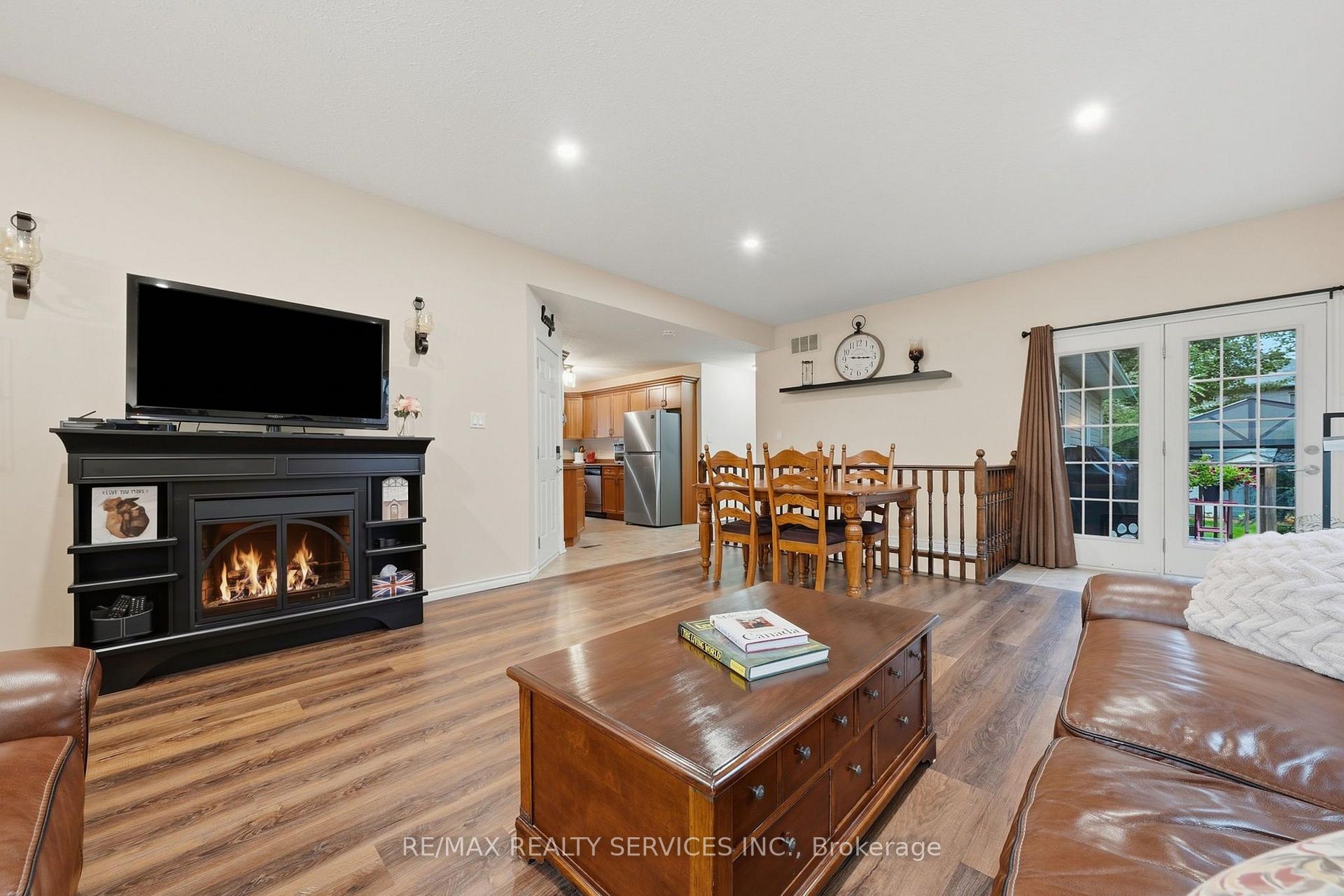 Photo 11 of 35 Sheffield Street, Southgate — HOMEH