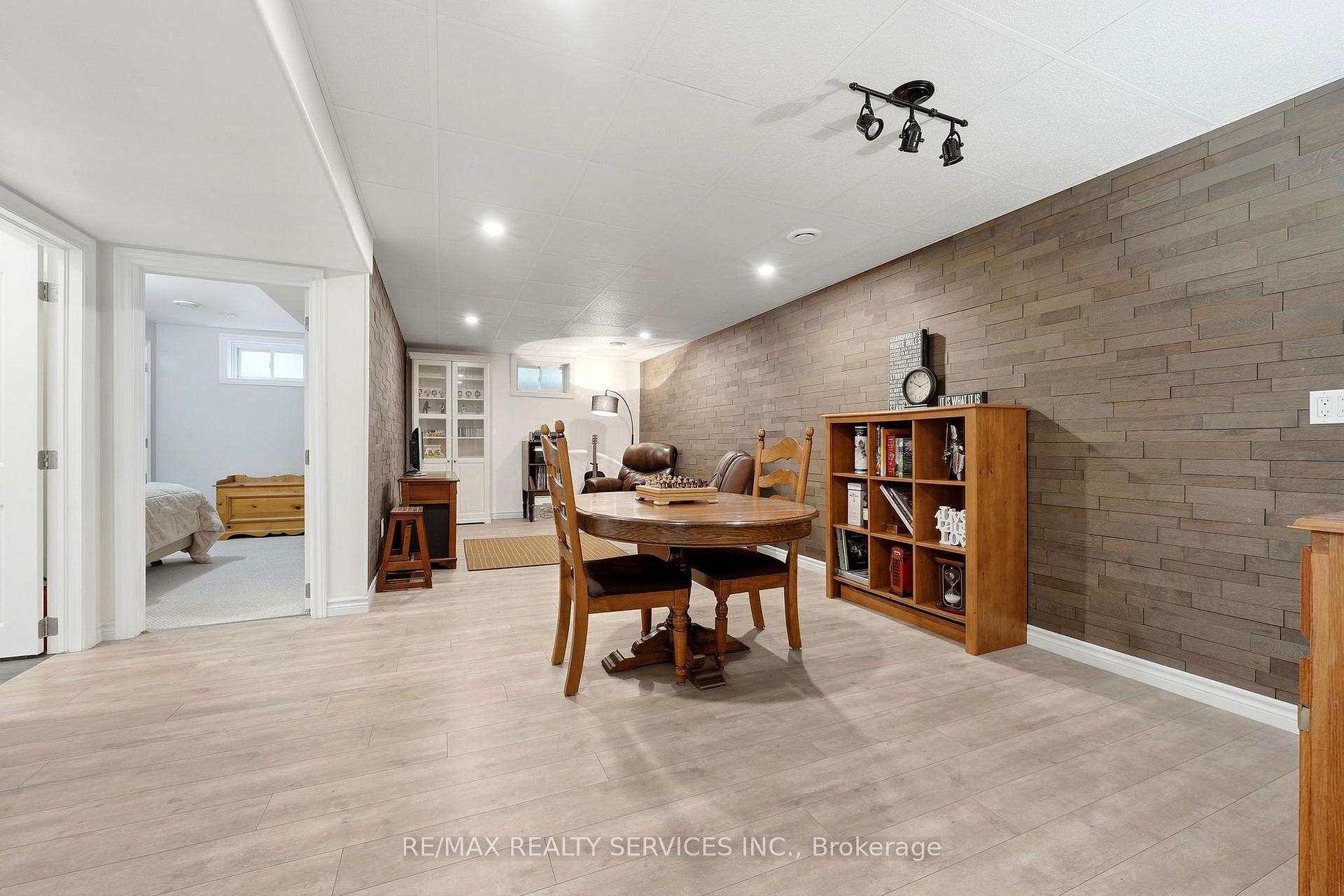 Photo 33 of 35 Sheffield Street, Southgate — HOMEH