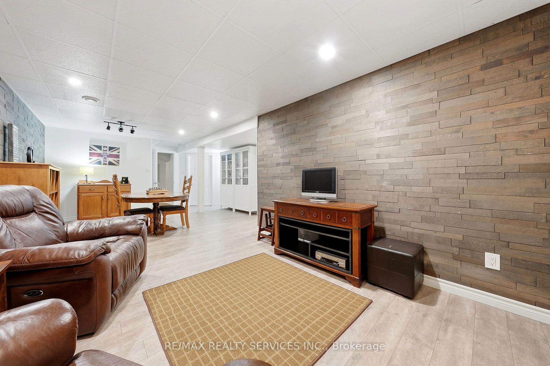 Photo 38 of 35 Sheffield Street, Southgate — HOMEH