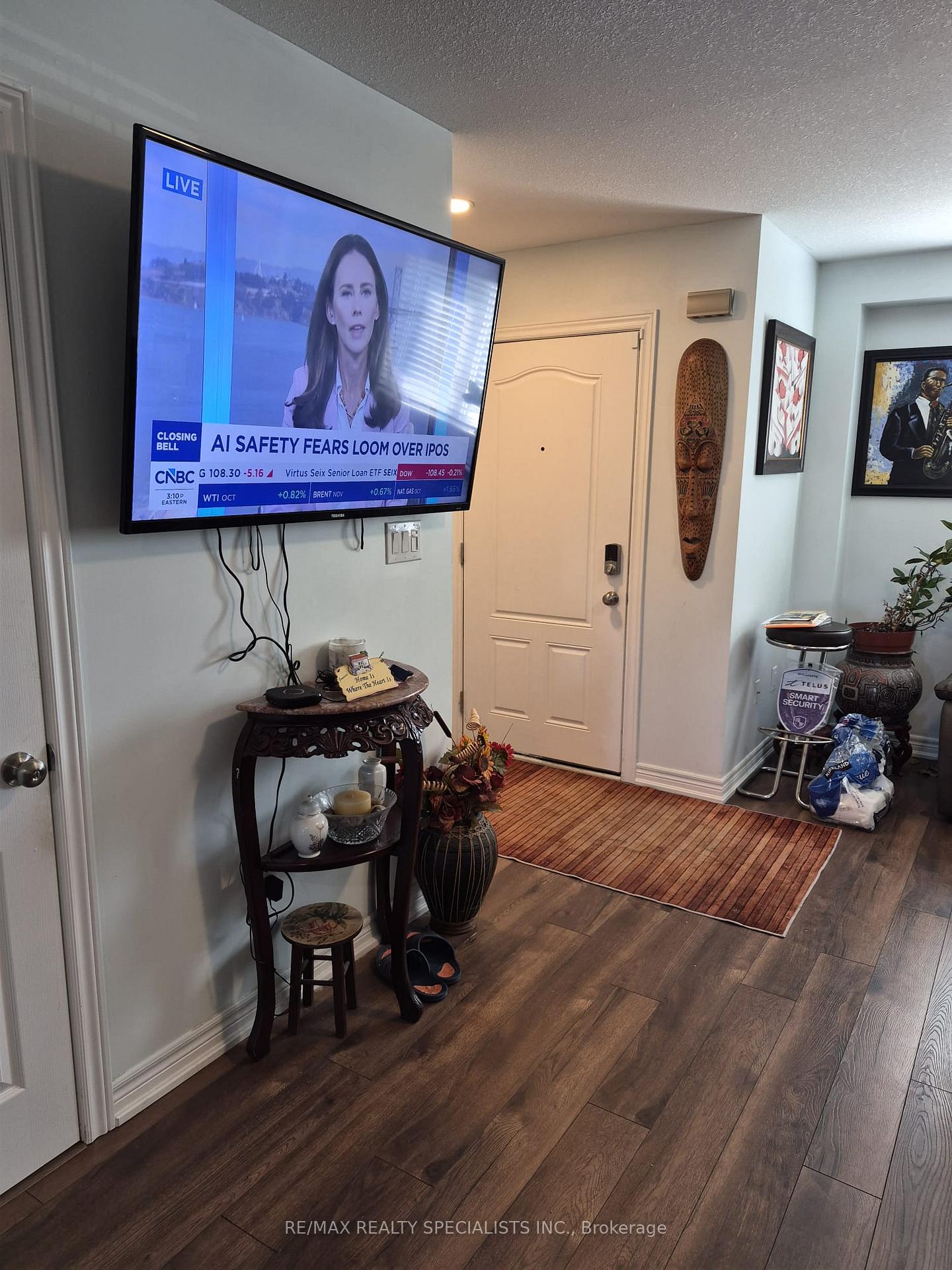 Photo 3 of Unit 4, 7768 Ascot Circle, Niagara Falls, Ascot — HOMEH