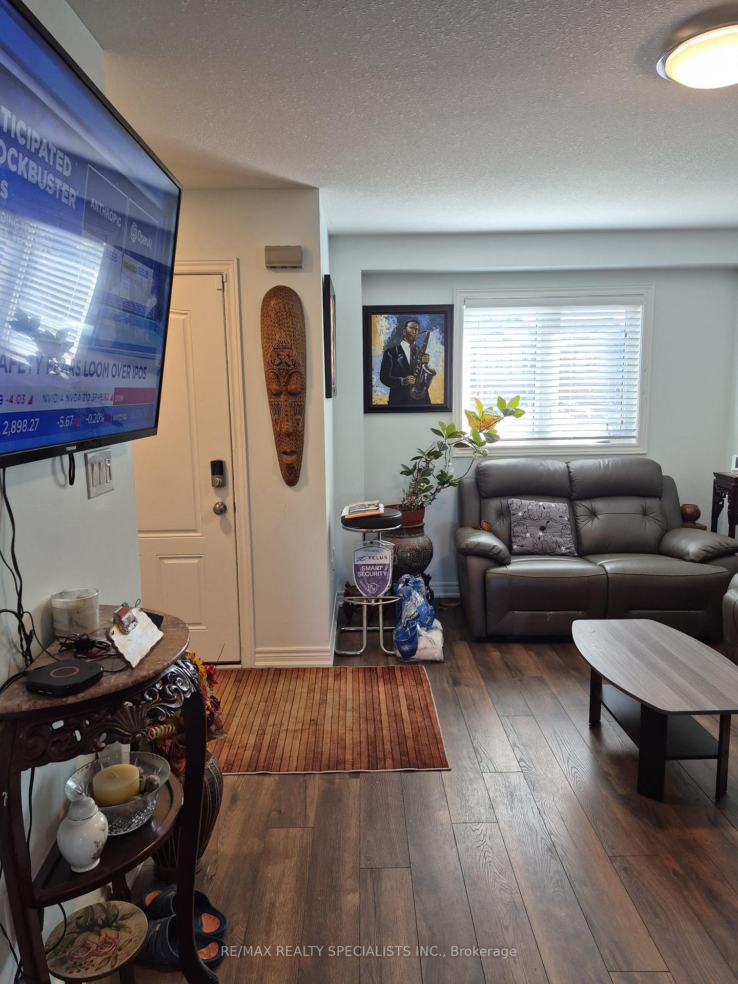 Photo 4 of Unit 4, 7768 Ascot Circle, Niagara Falls, Ascot — HOMEH