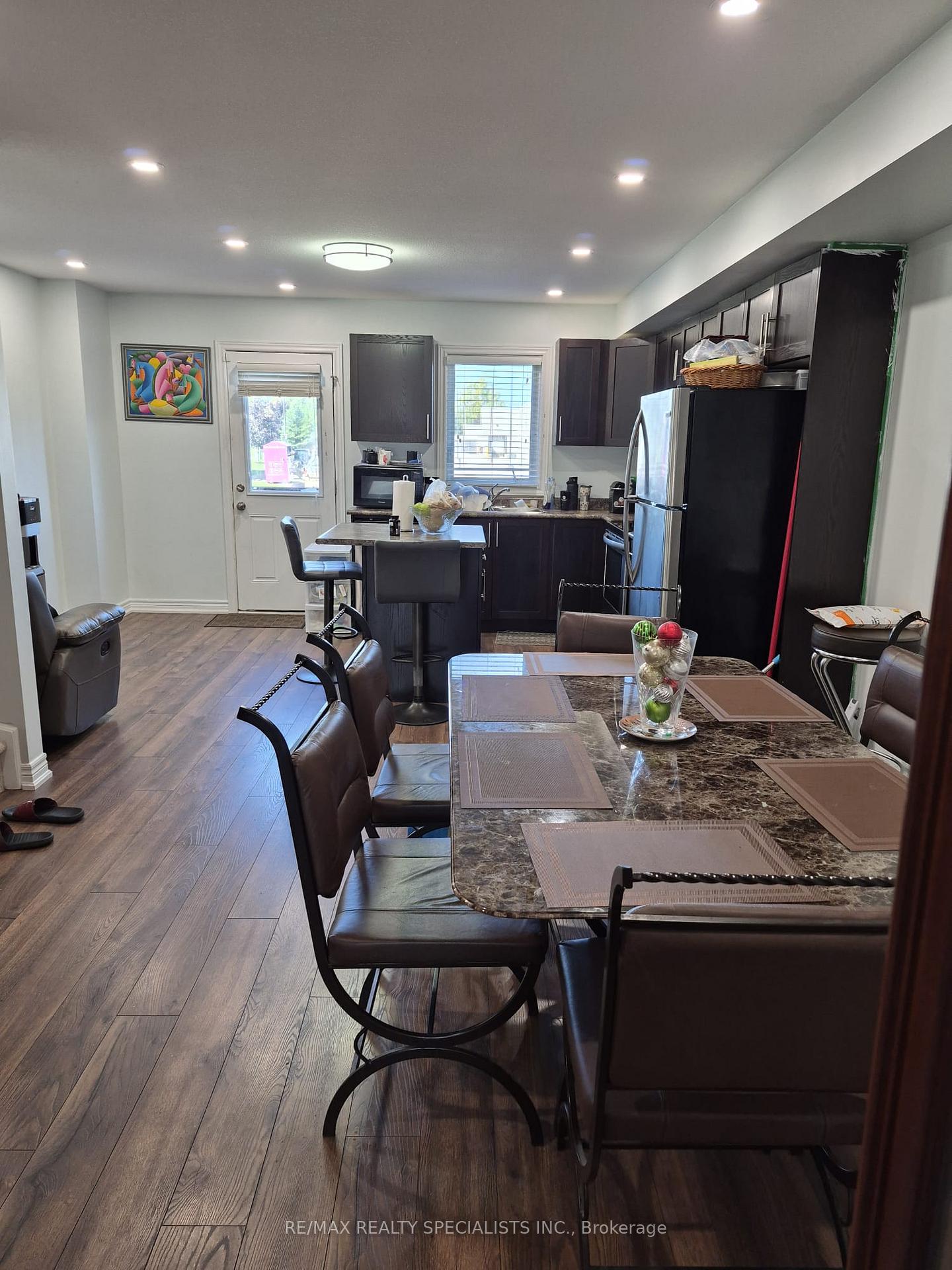 Photo 6 of Unit 4, 7768 Ascot Circle, Niagara Falls, Ascot — HOMEH