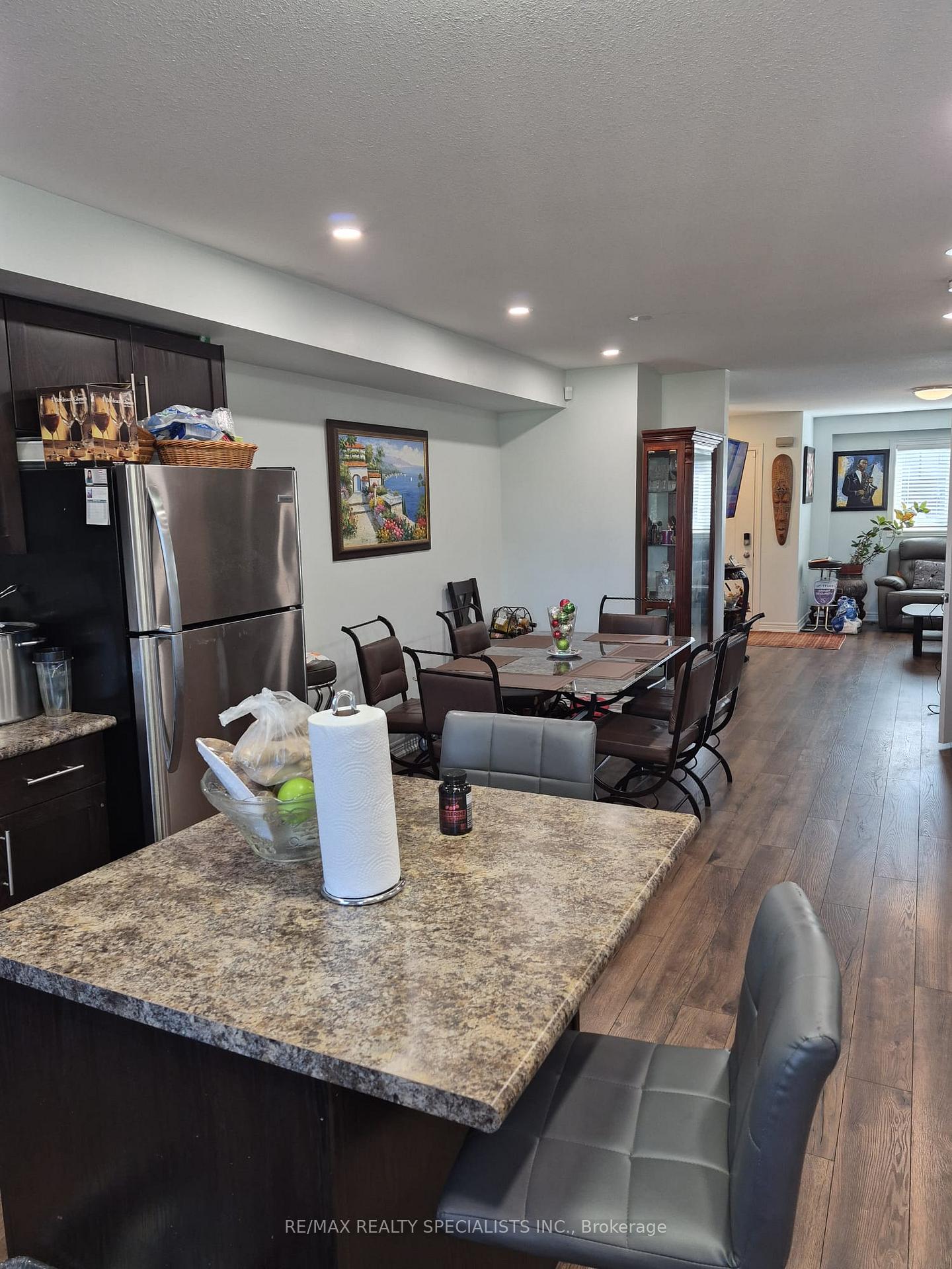 Photo 8 of Unit 4, 7768 Ascot Circle, Niagara Falls, Ascot — HOMEH