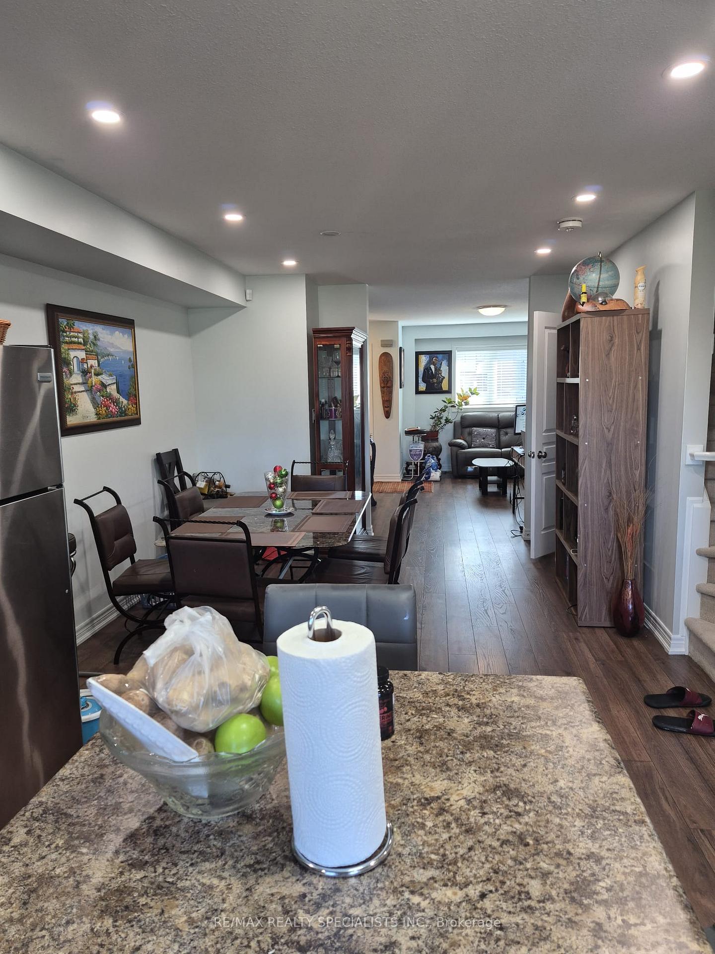 Photo 9 of Unit 4, 7768 Ascot Circle, Niagara Falls, Ascot — HOMEH