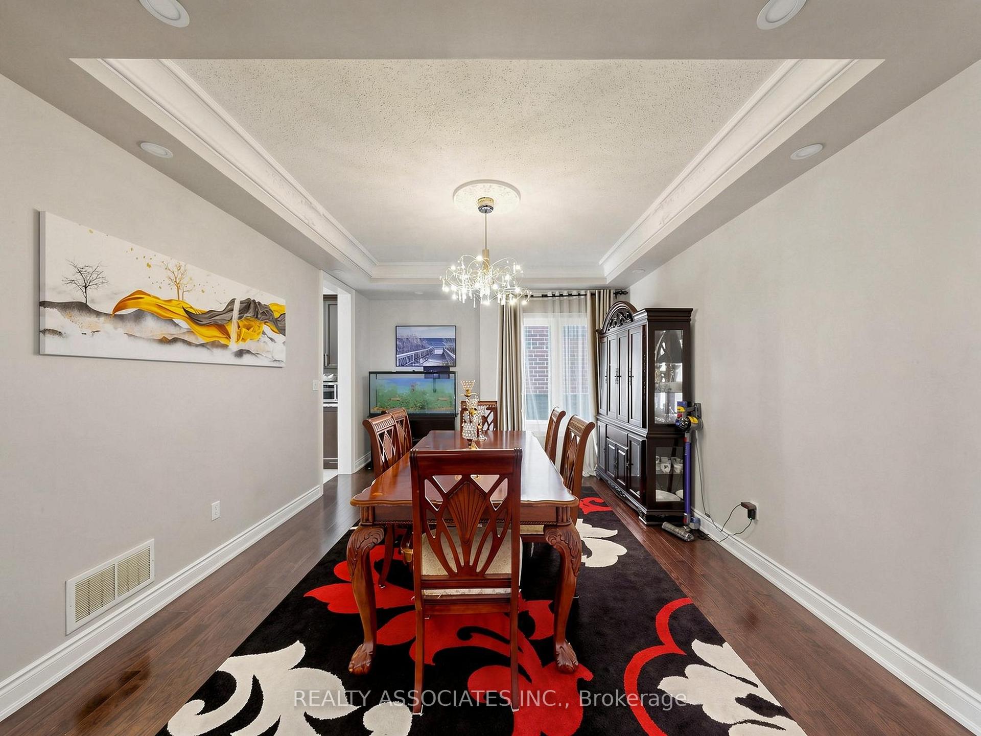 Photo 7 of 35 Godliman Road, Brampton, Credit Valley — HOMEH