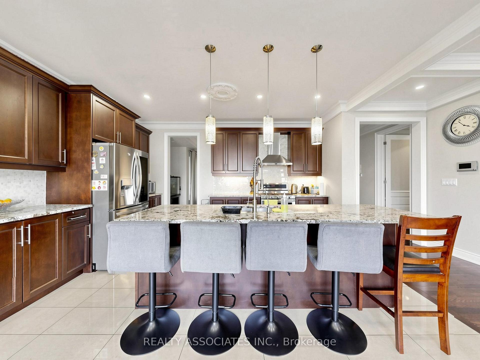 Photo 12 of 35 Godliman Road, Brampton, Credit Valley — HOMEH