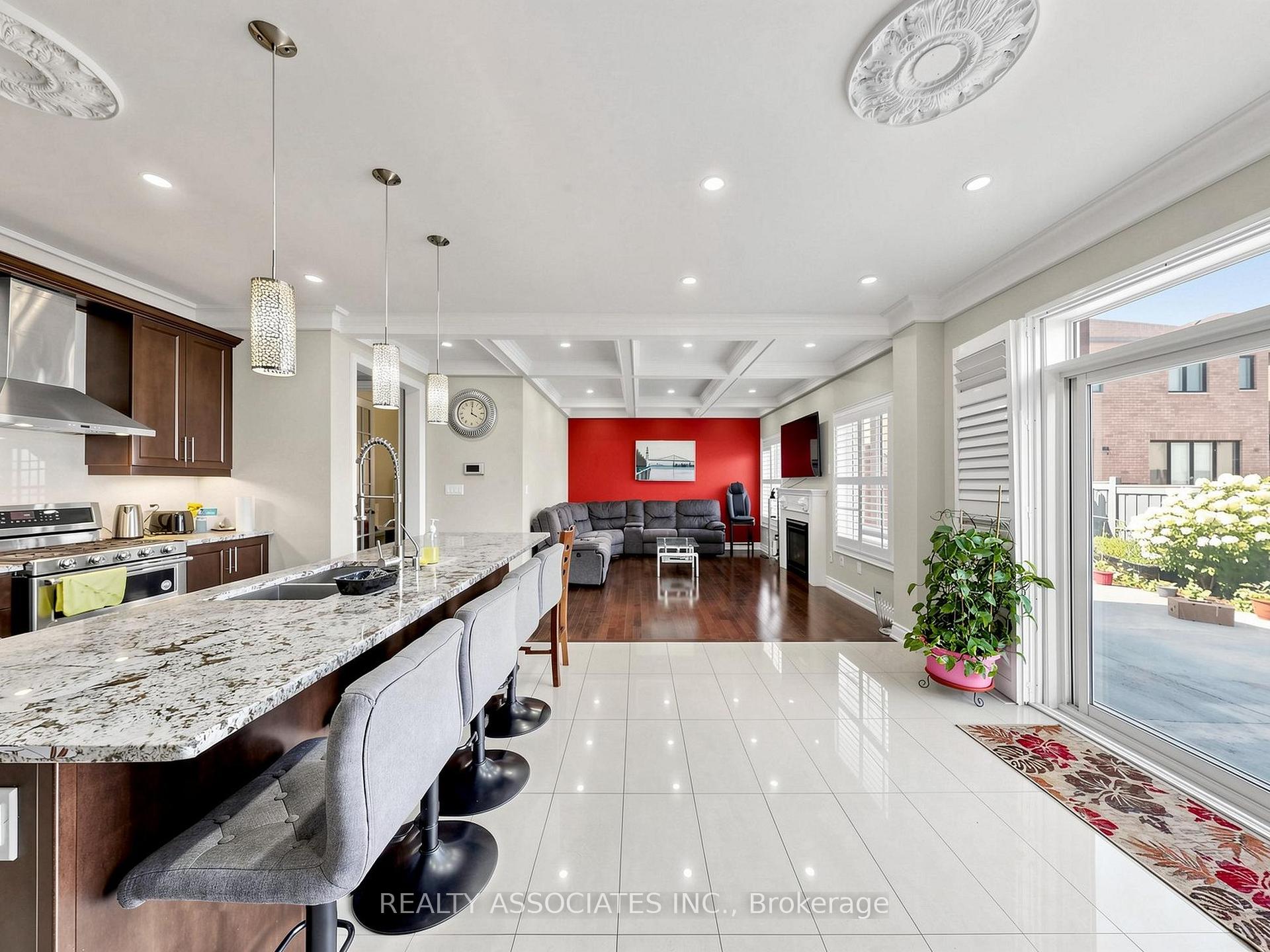 Photo 14 of 35 Godliman Road, Brampton, Credit Valley — HOMEH