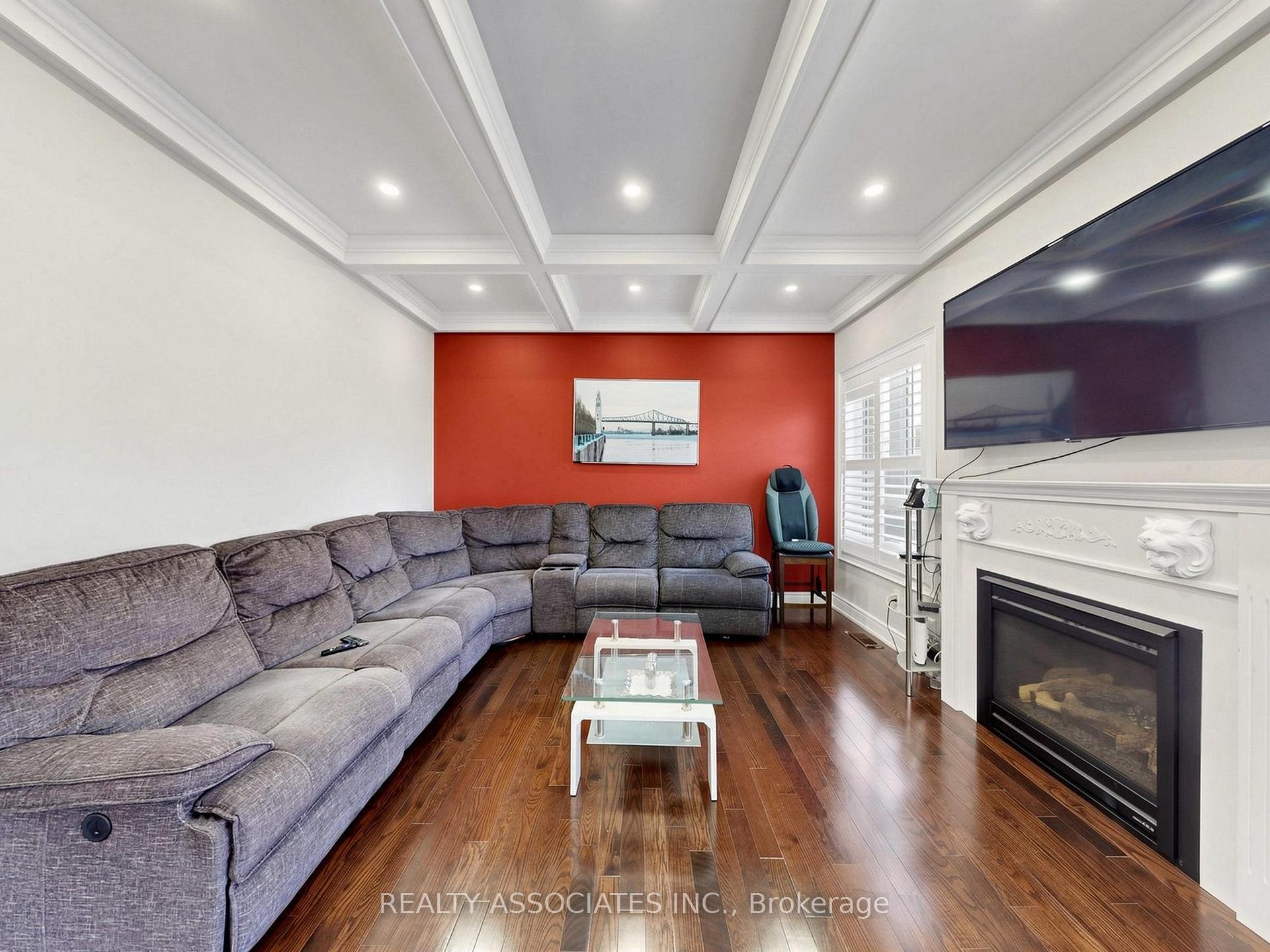 Photo 15 of 35 Godliman Road, Brampton, Credit Valley — HOMEH