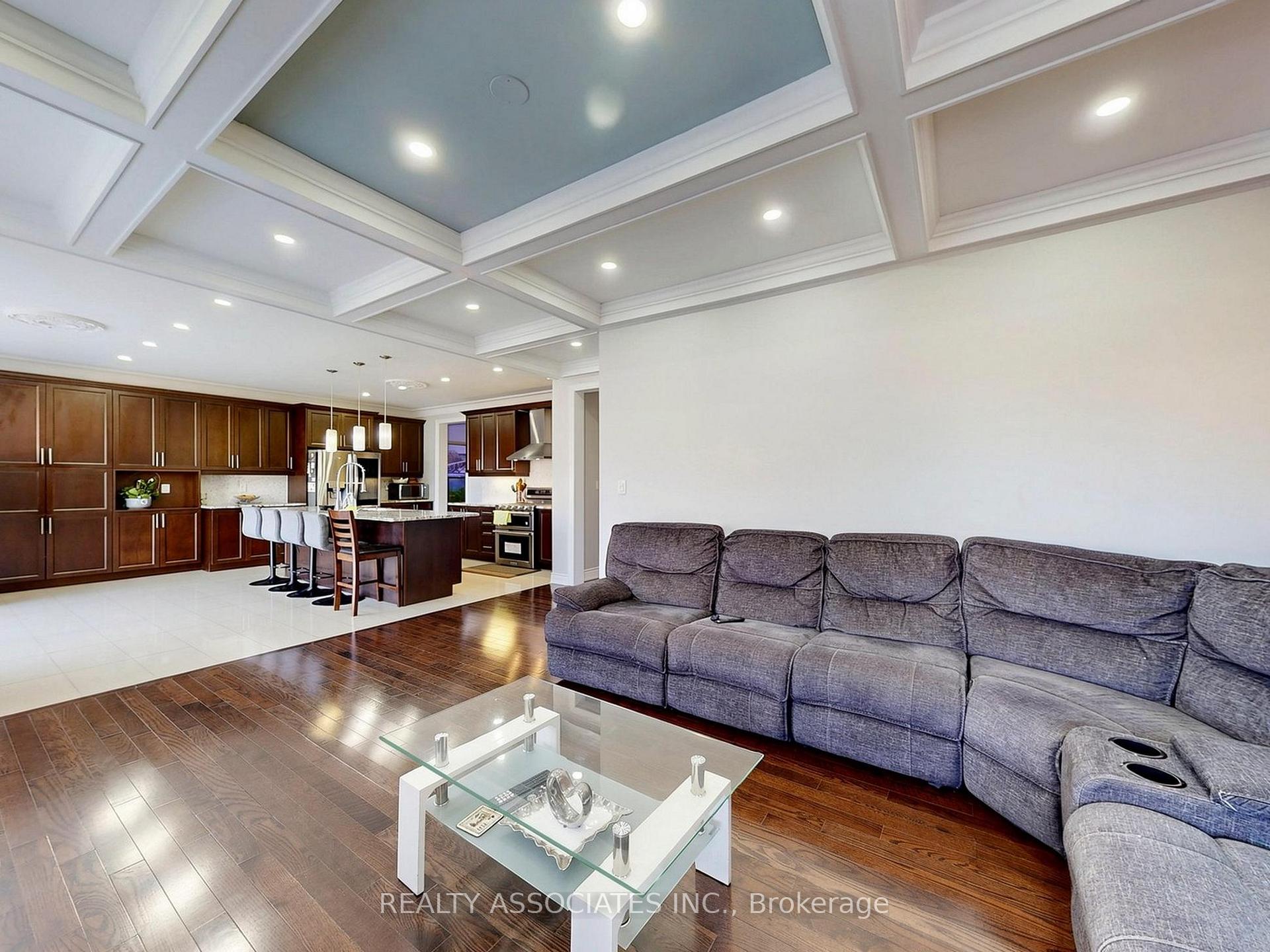 Photo 16 of 35 Godliman Road, Brampton, Credit Valley — HOMEH