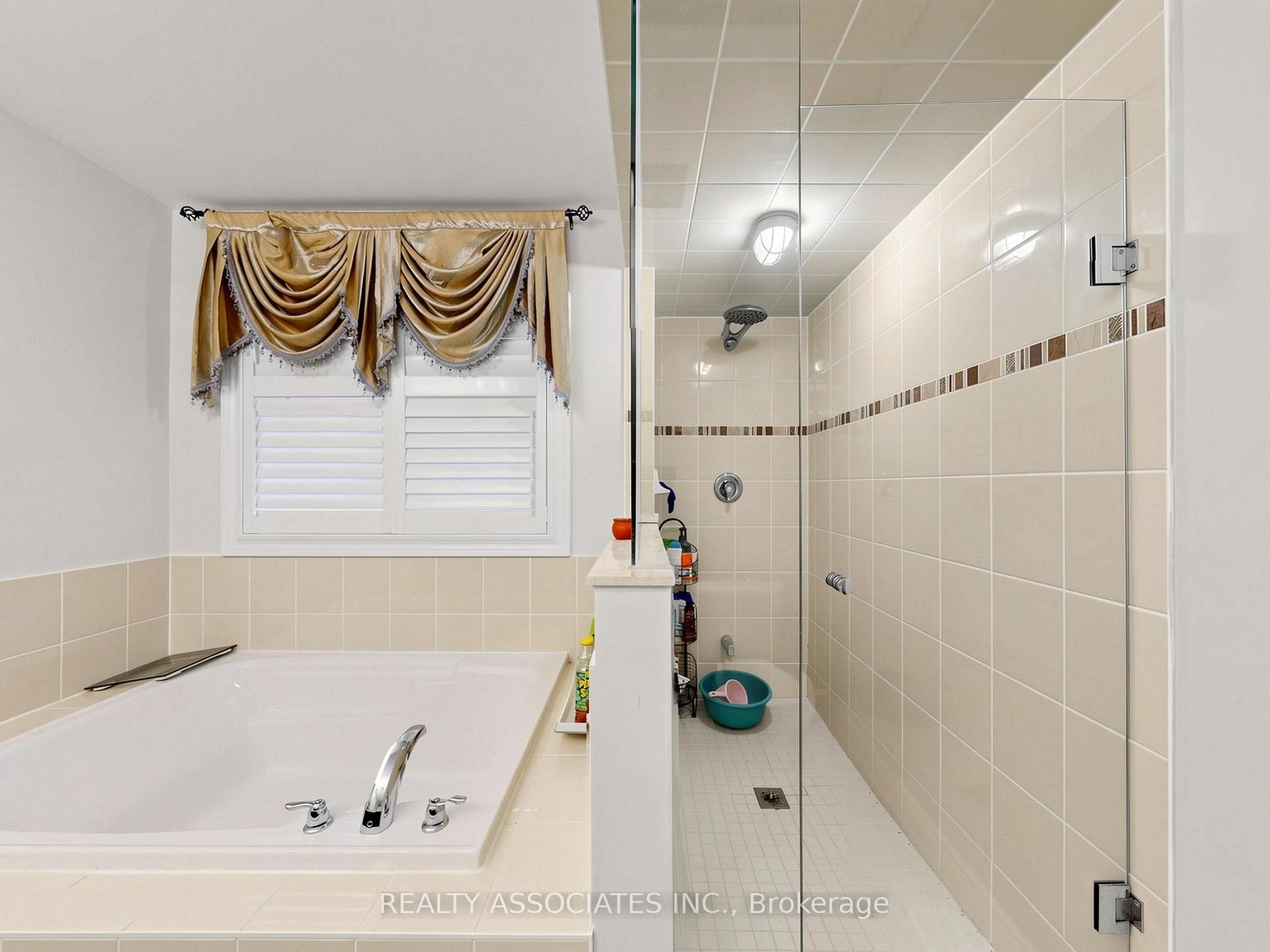 Photo 33 of 35 Godliman Road, Brampton, Credit Valley — HOMEH