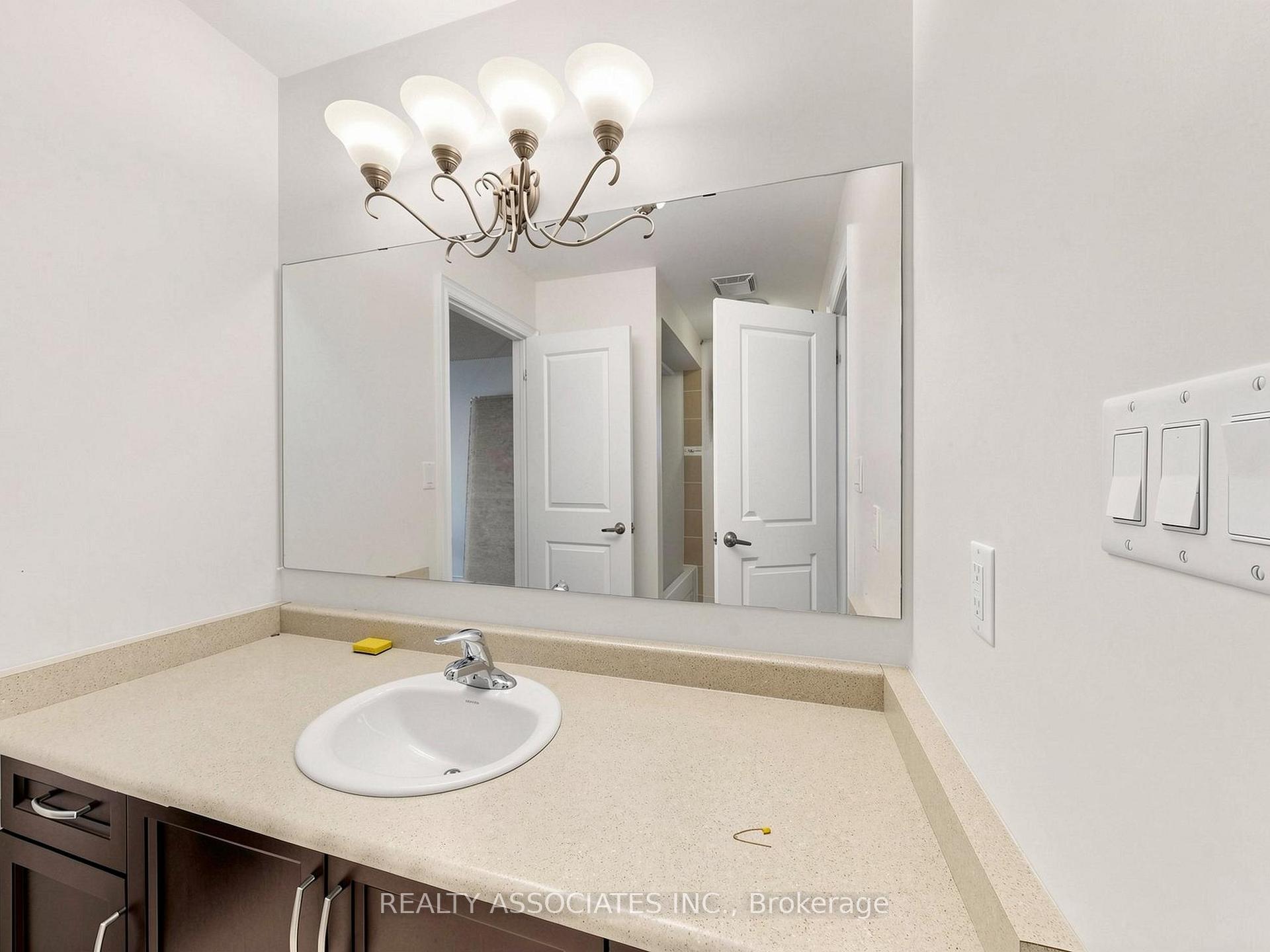 Photo 37 of 35 Godliman Road, Brampton, Credit Valley — HOMEH